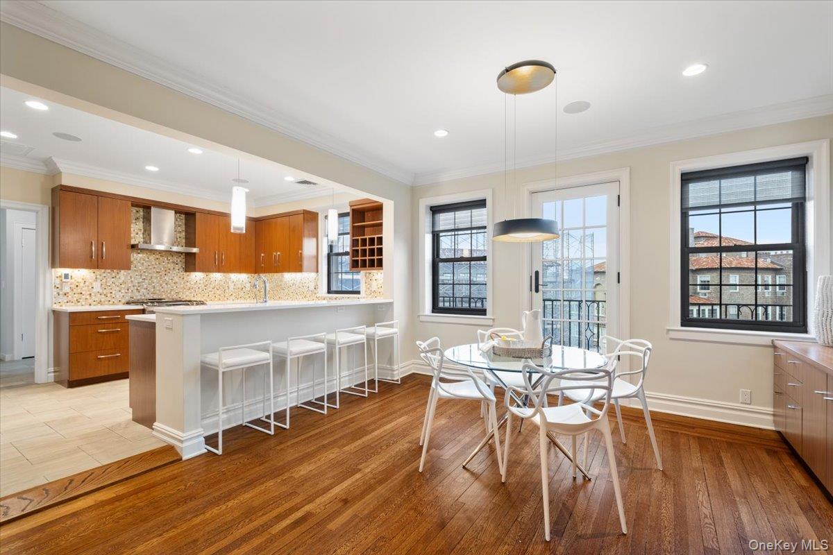 #11 photo, 14 N Chatsworth Avenue, Larchmont , NY 10538