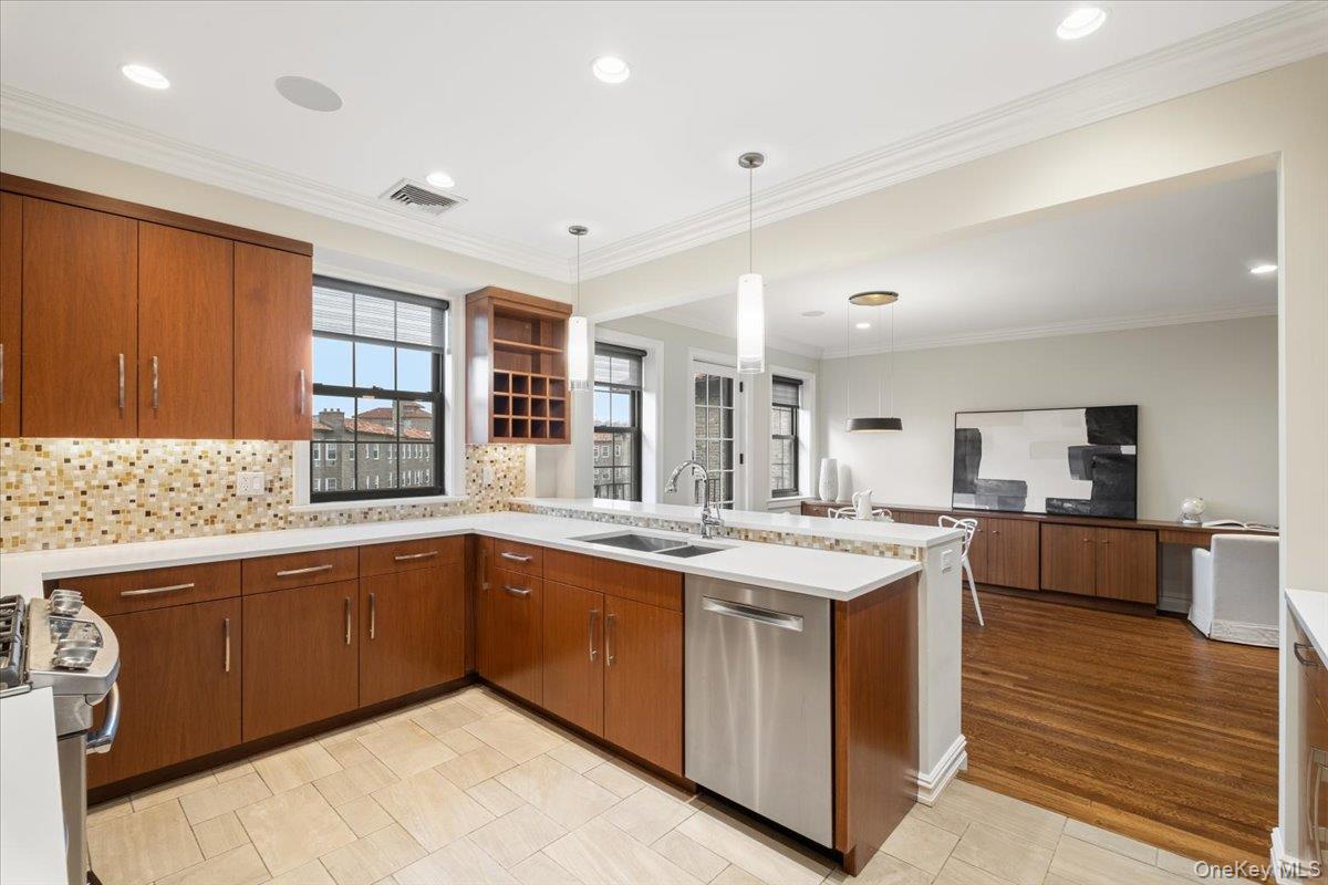 #14 photo, 14 N Chatsworth Avenue, Larchmont , NY 10538