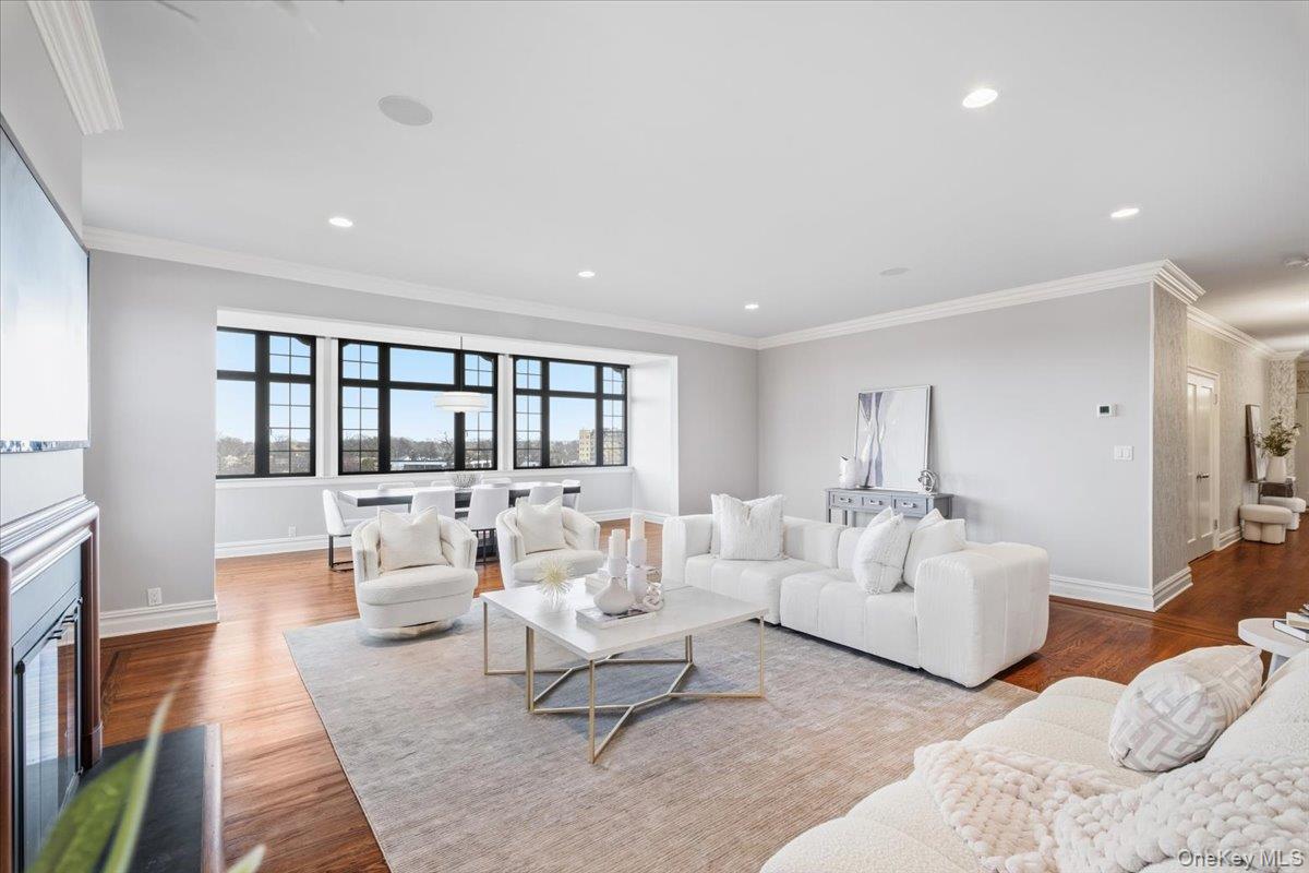 #15 photo, 14 N Chatsworth Avenue, Larchmont , NY 10538