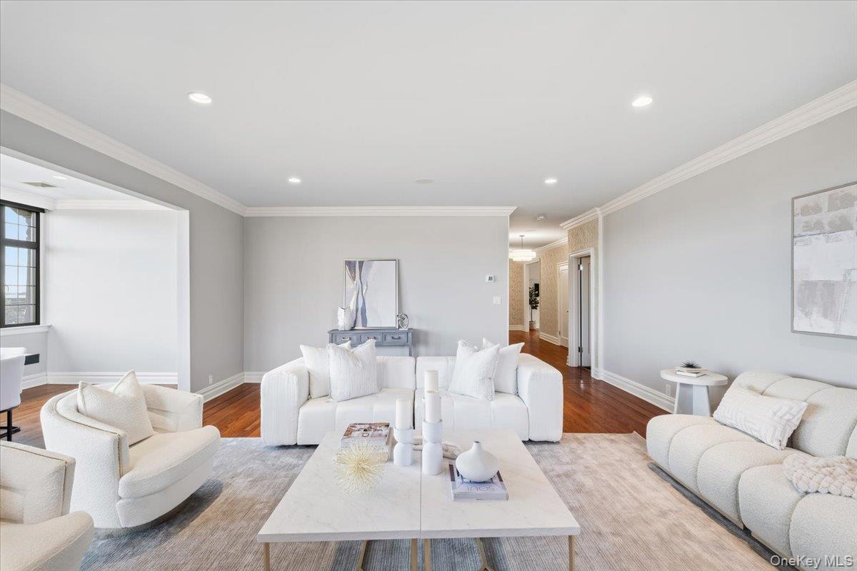 #16 photo, 14 N Chatsworth Avenue, Larchmont , NY 10538