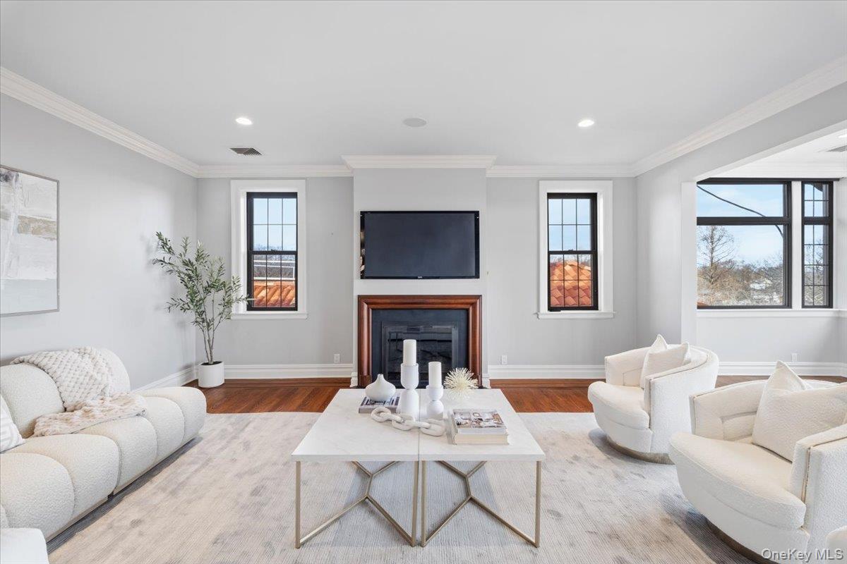 #17 photo, 14 N Chatsworth Avenue, Larchmont , NY 10538