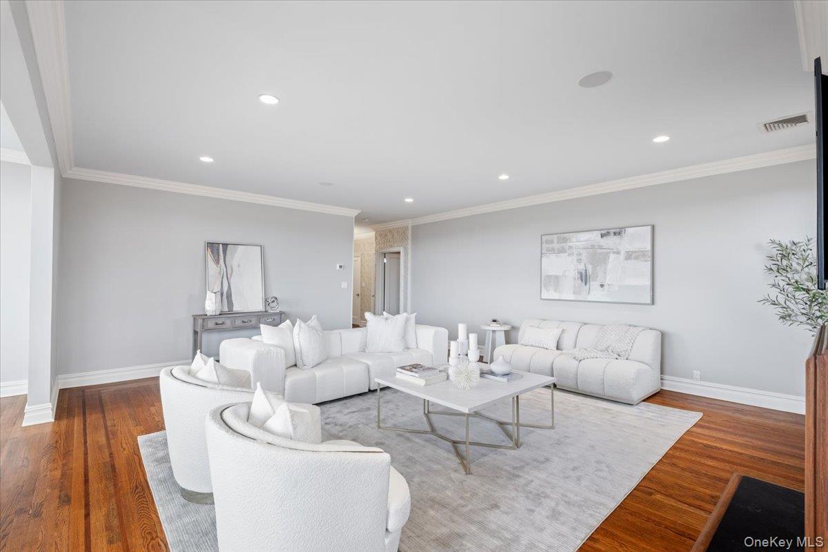 #20 photo, 14 N Chatsworth Avenue, Larchmont , NY 10538