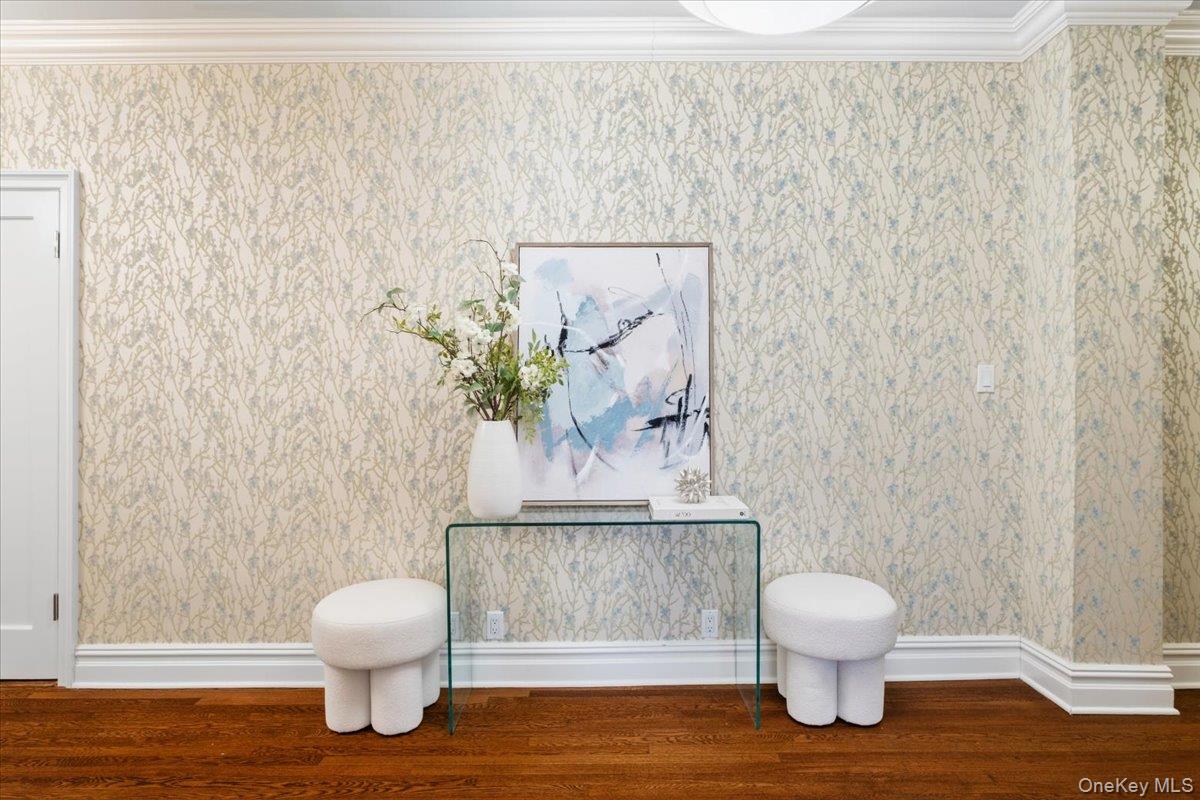 #4 photo, 14 N Chatsworth Avenue, Larchmont , NY 10538