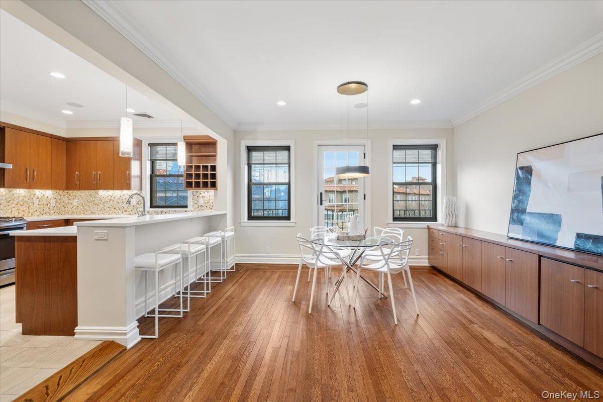 #9 photo, 14 N Chatsworth Avenue, Larchmont , NY 10538