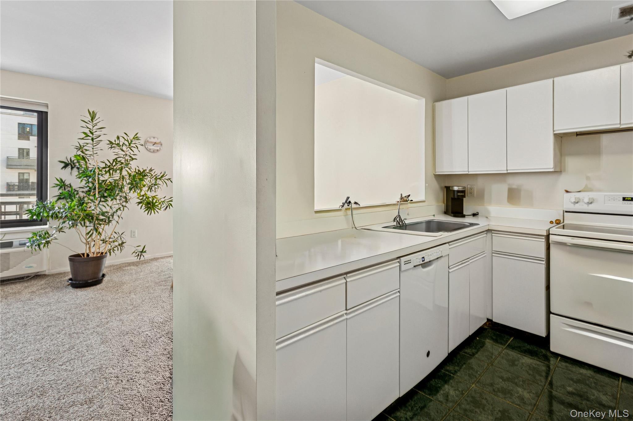 #4 photo, 100 W Broadway, Long Beach , NY 11561