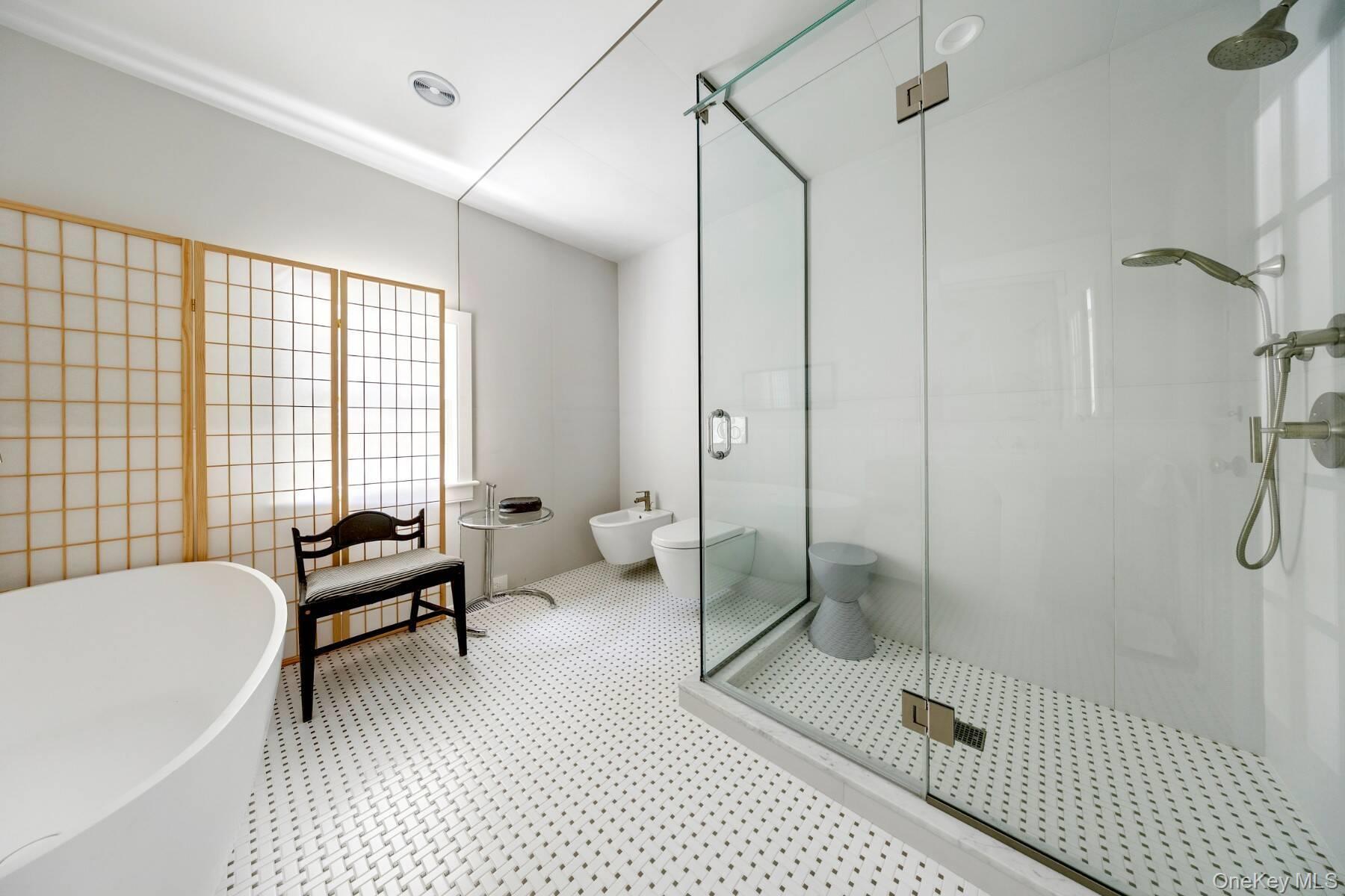 #13 photo, 94 Post Lane, Southampton , NY 11968