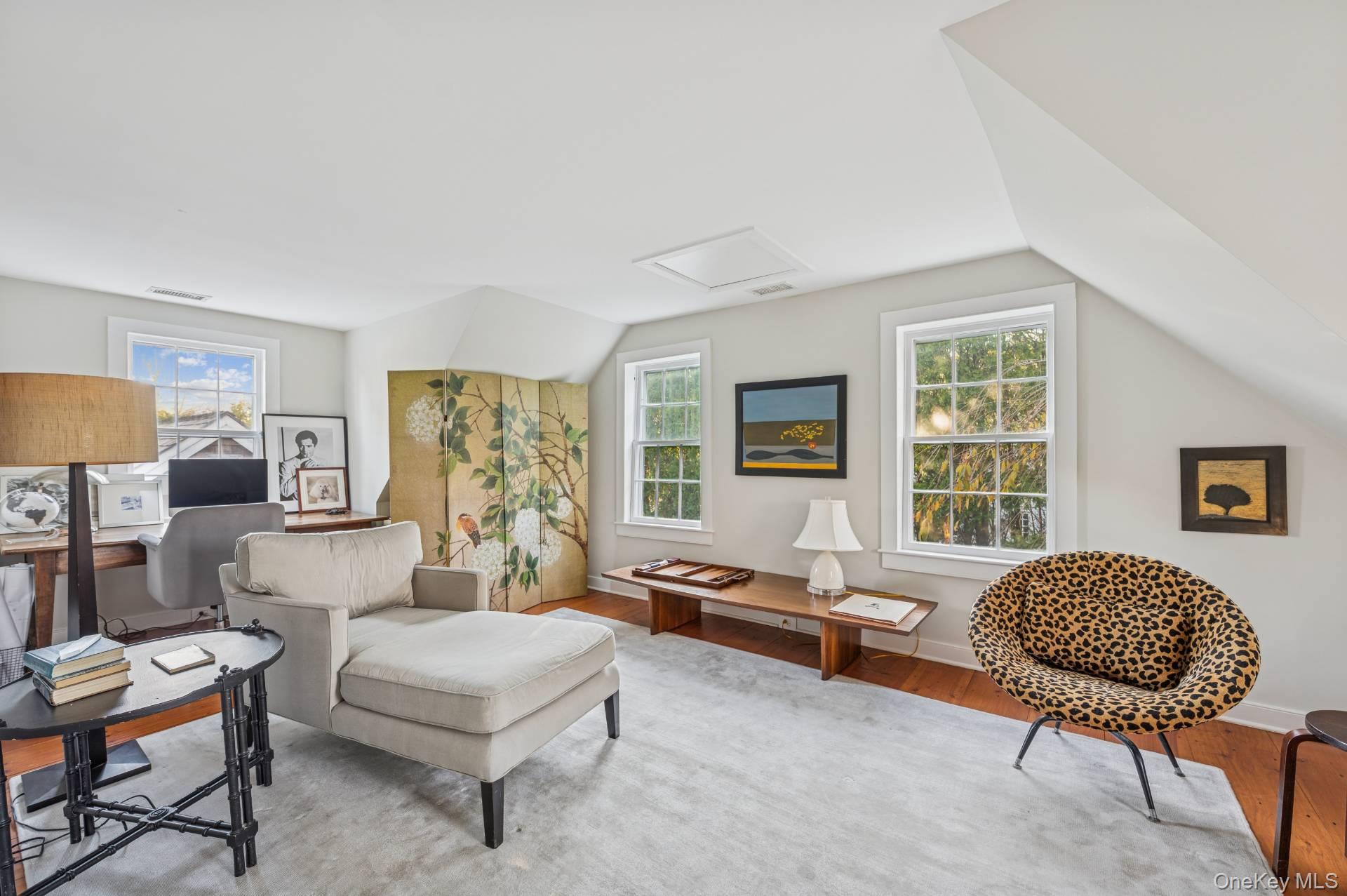 #14 photo, 94 Post Lane, Southampton , NY 11968