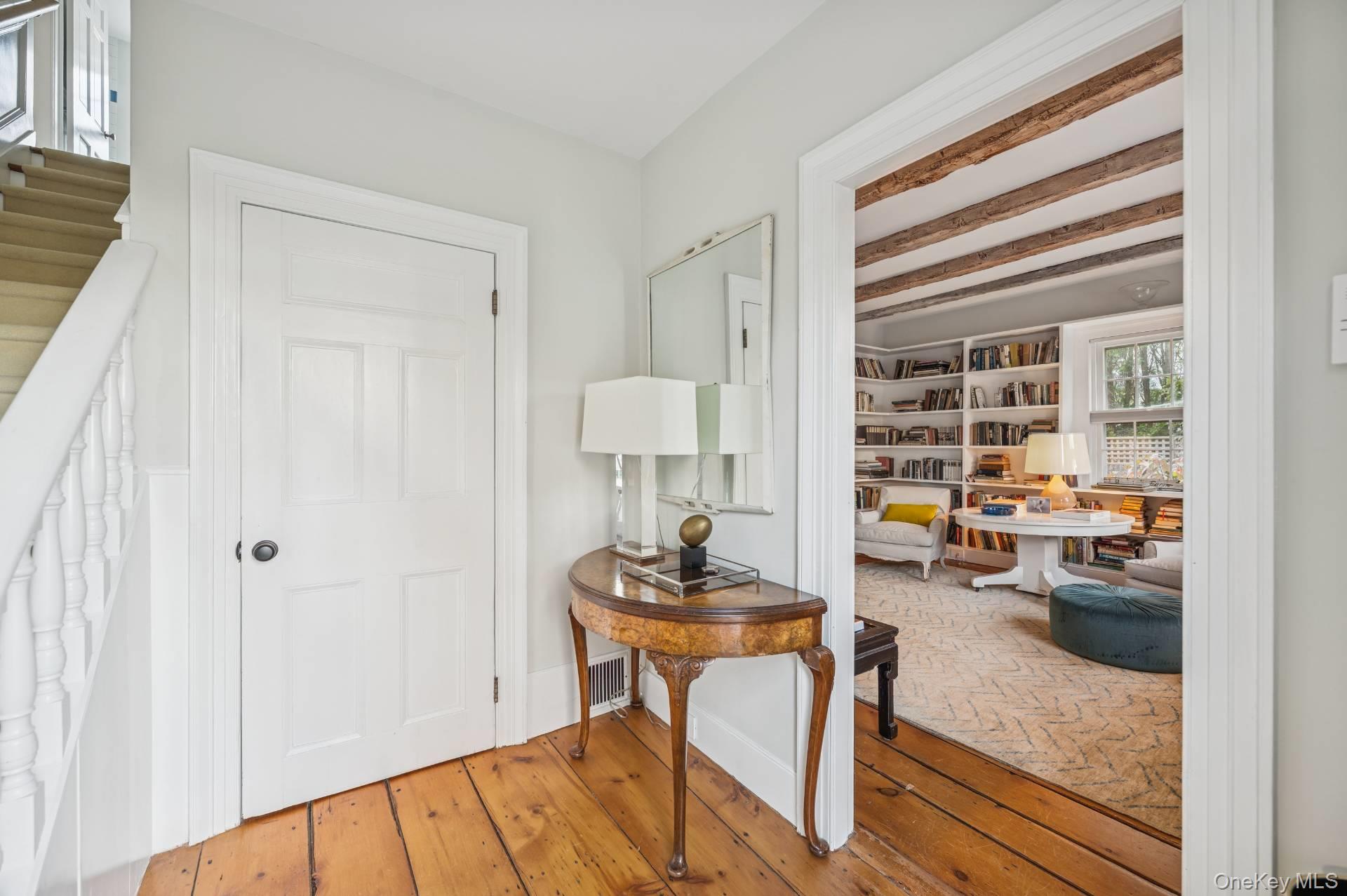 #5 photo, 94 Post Lane, Southampton , NY 11968