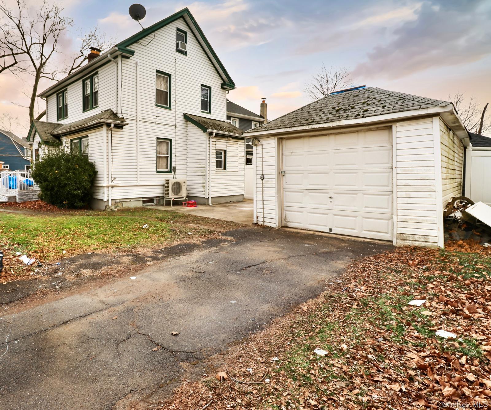 #4 photo, 11202 Witthoff Avenue, Queens Village , NY 11429