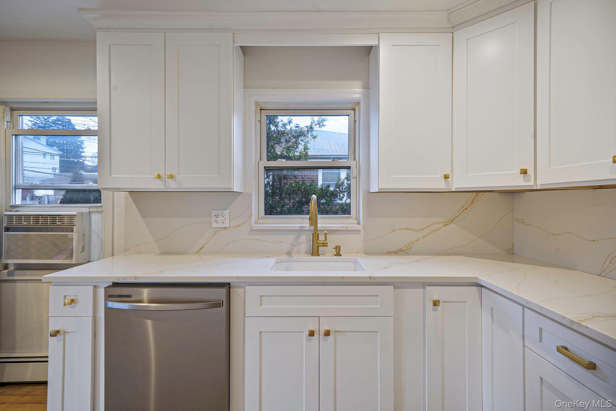 #10 photo, 2309 128th Street Street, कॉलेज पॉइंट College Point , NY 11356