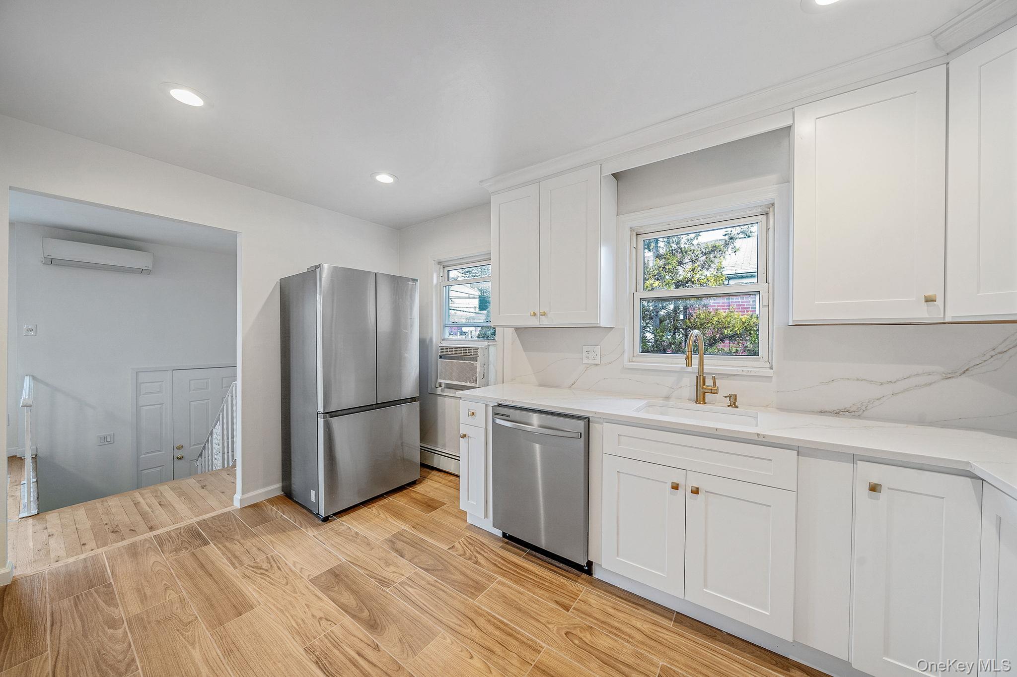 #11 photo, 2309 128th Street Street, कॉलेज पॉइंट College Point , NY 11356