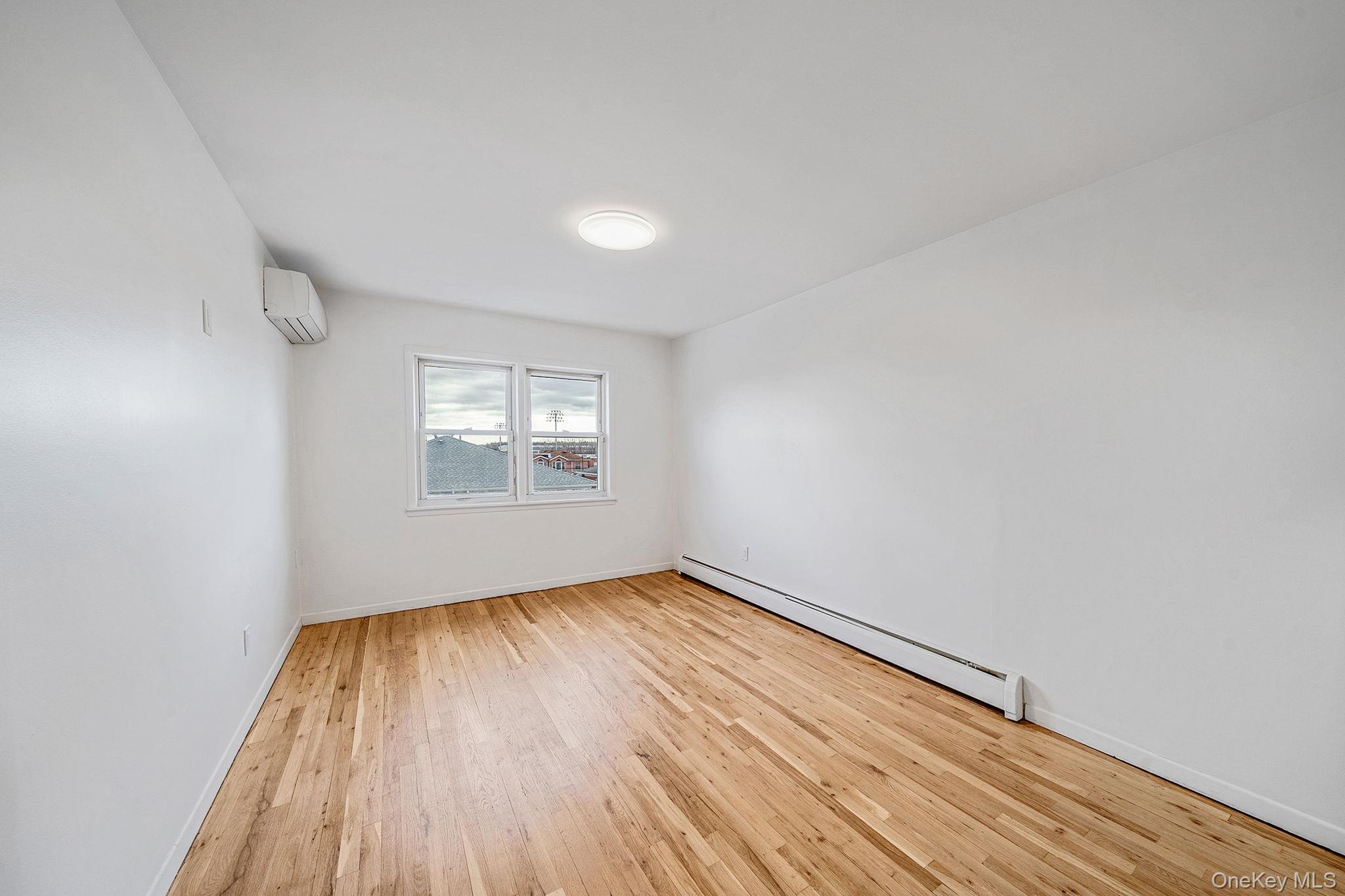 #13 photo, 2309 128th Street Street, कॉलेज पॉइंट College Point , NY 11356