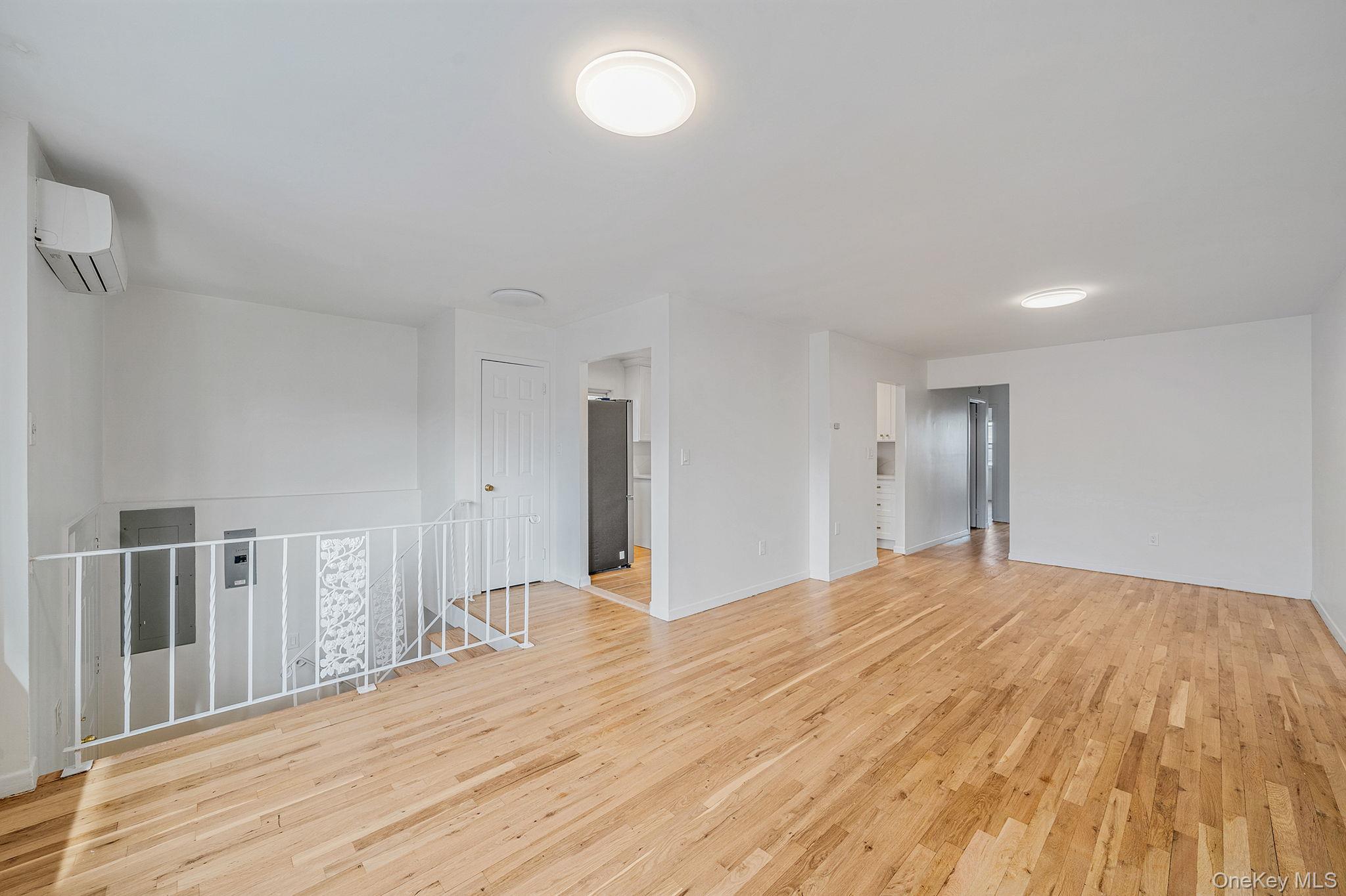 #4 photo, 2309 128th Street Street, कॉलेज पॉइंट College Point , NY 11356