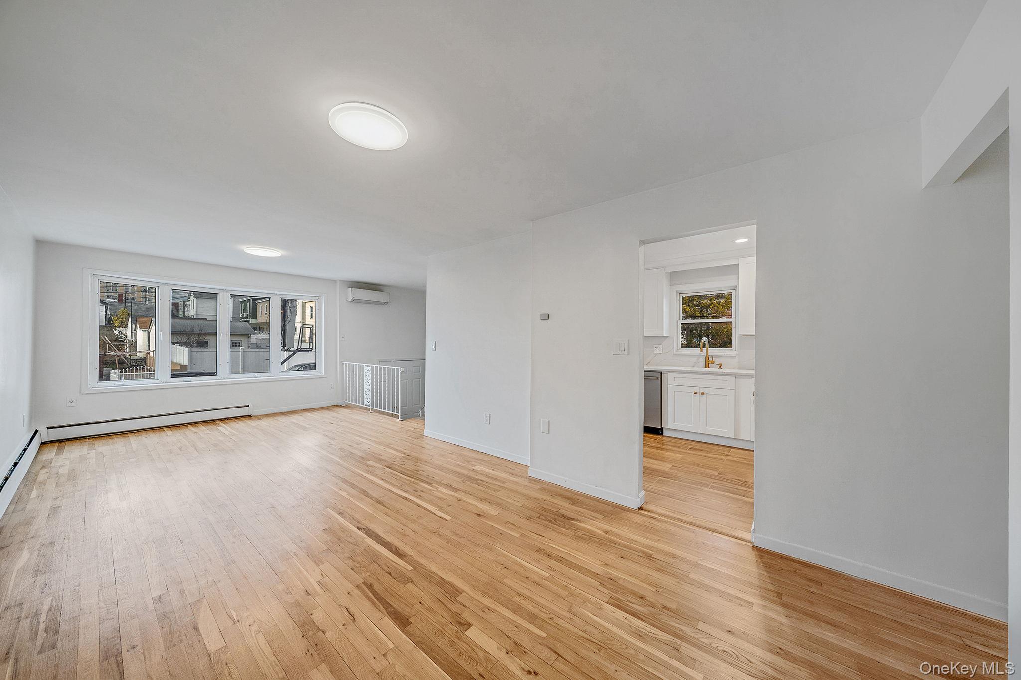 #6 photo, 2309 128th Street Street, कॉलेज पॉइंट College Point , NY 11356