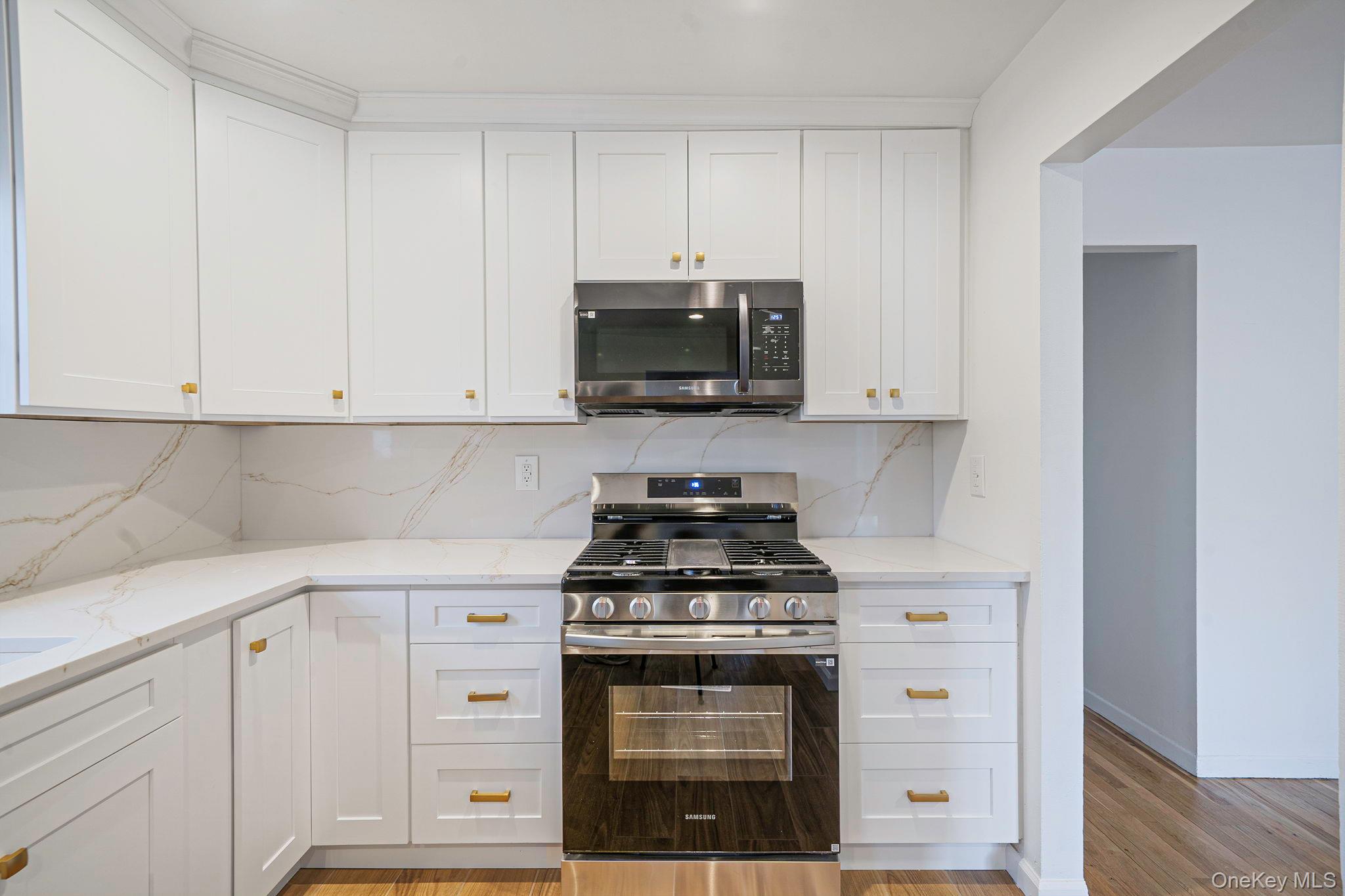 #9 photo, 2309 128th Street Street, कॉलेज पॉइंट College Point , NY 11356