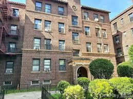 #1 photo, 6140 Saunders st, Rego Park , NY 11374