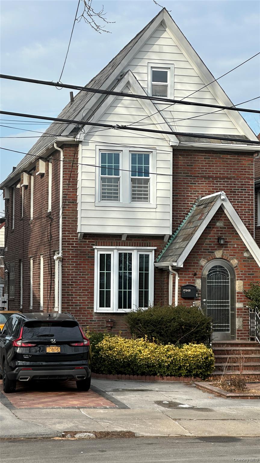 #1 photo, 172-23 83rd Avenue, जमैका Jamaica Hills , NY 11432