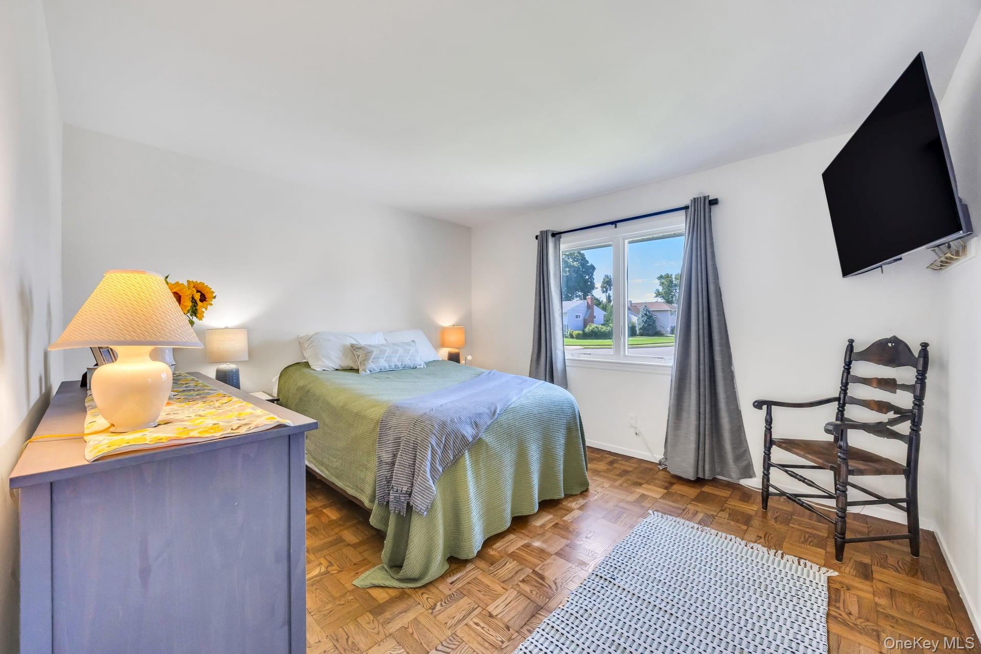 #10 photo, 23 Peachtree Lane, Hicksville , NY 11801