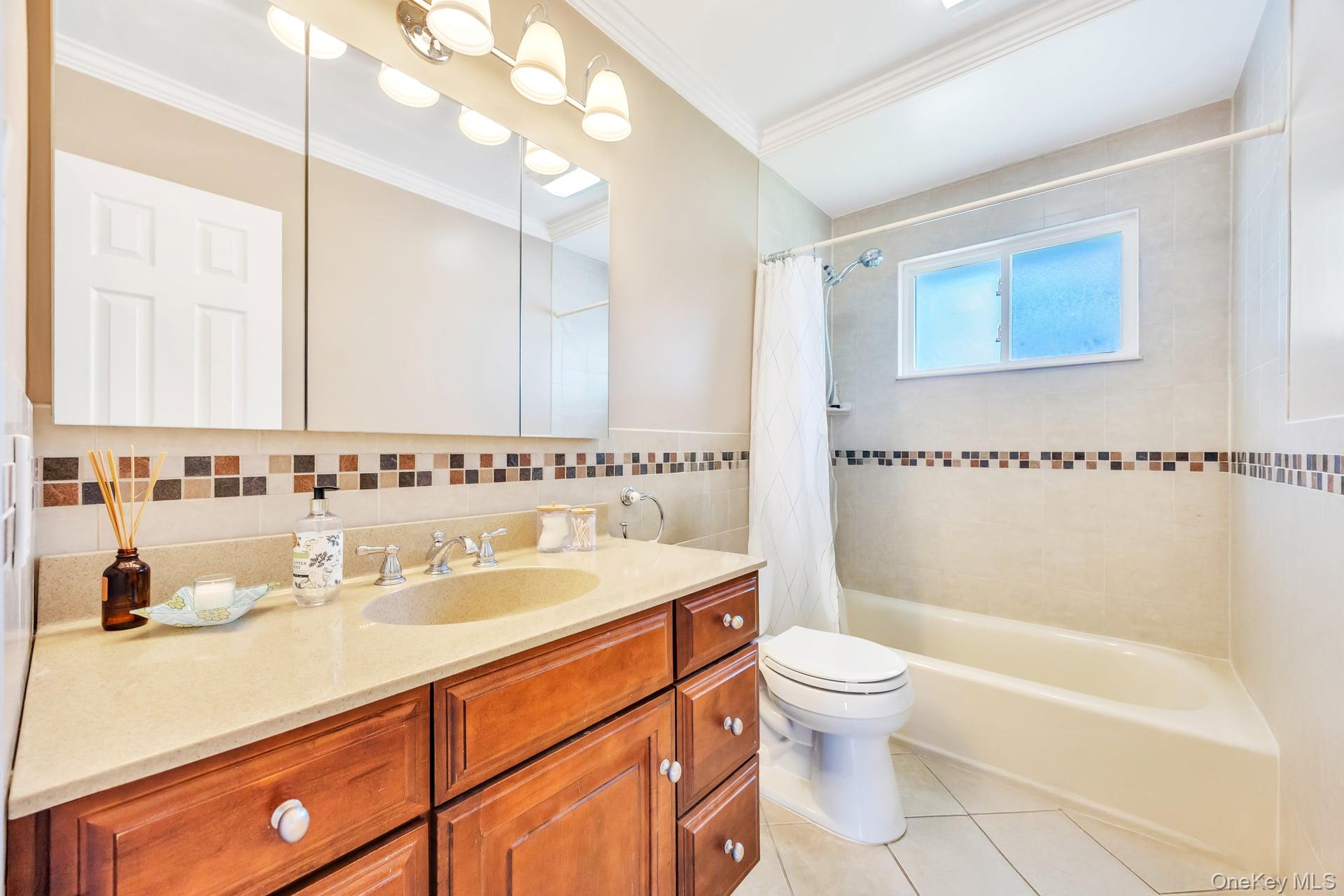 #12 photo, 23 Peachtree Lane, Hicksville , NY 11801