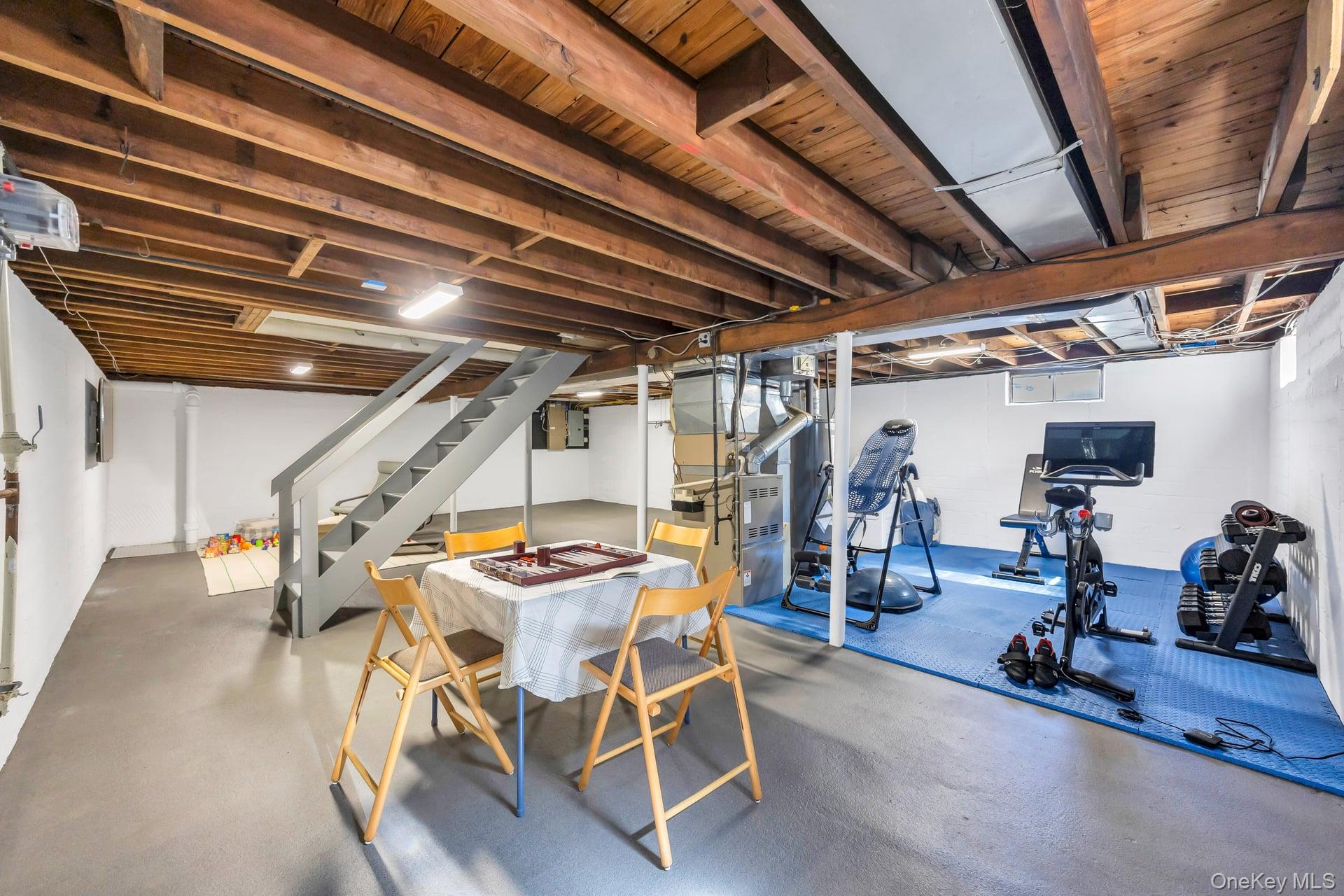 #16 photo, 23 Peachtree Lane, Hicksville , NY 11801