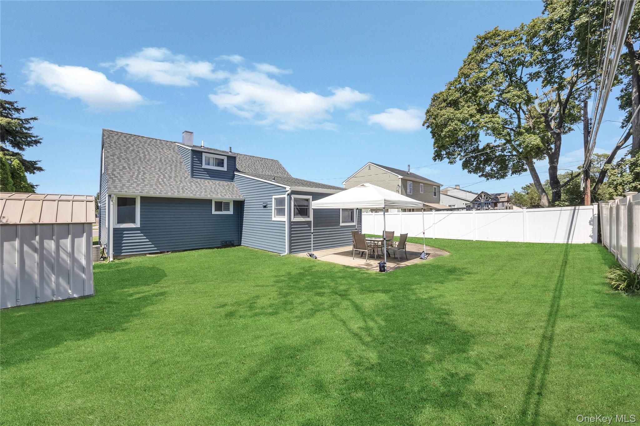 #4 photo, 23 Peachtree Lane, Hicksville , NY 11801