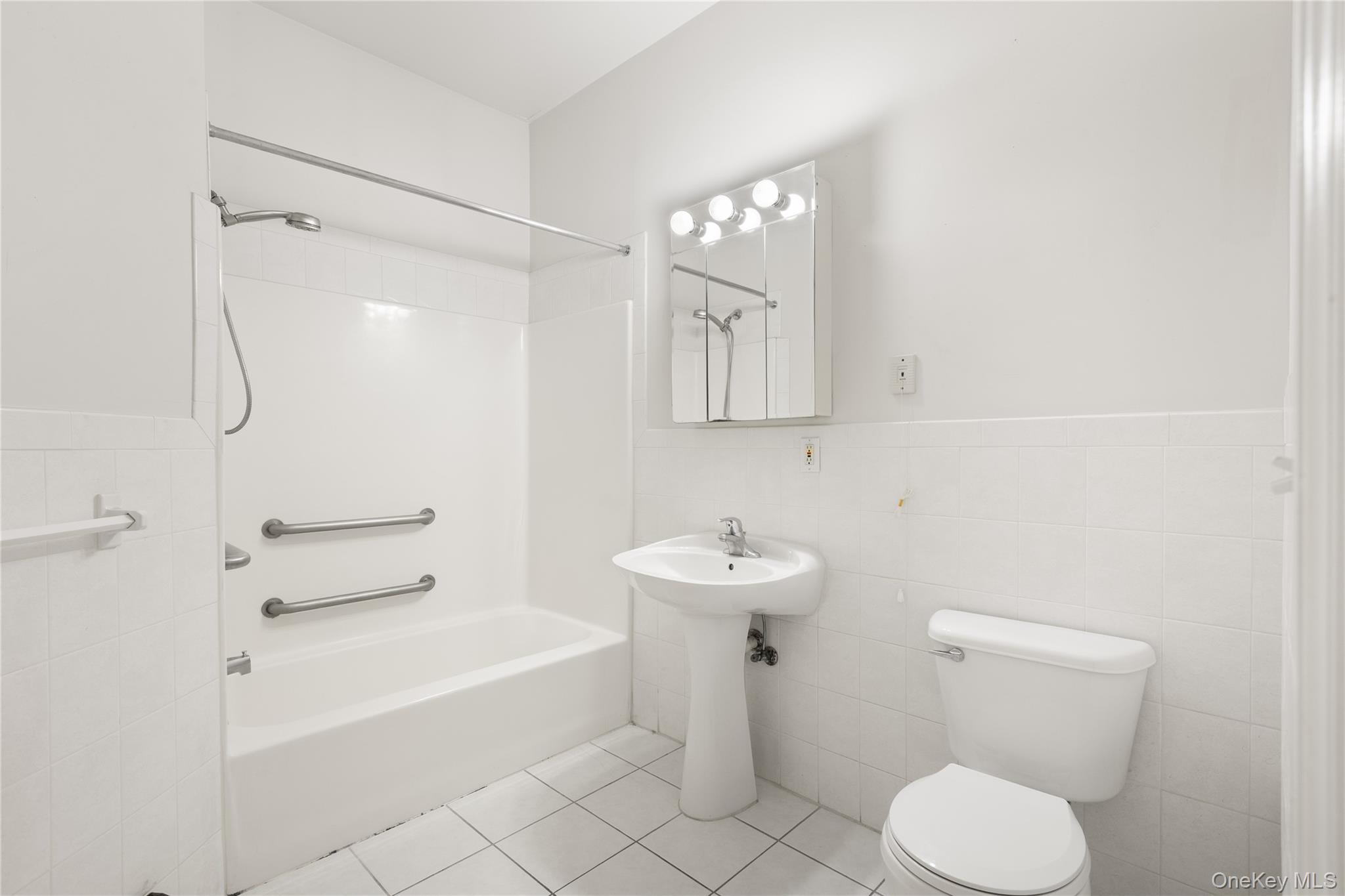 #15 photo, 119 Francesca Way, Amityville , NY 11701