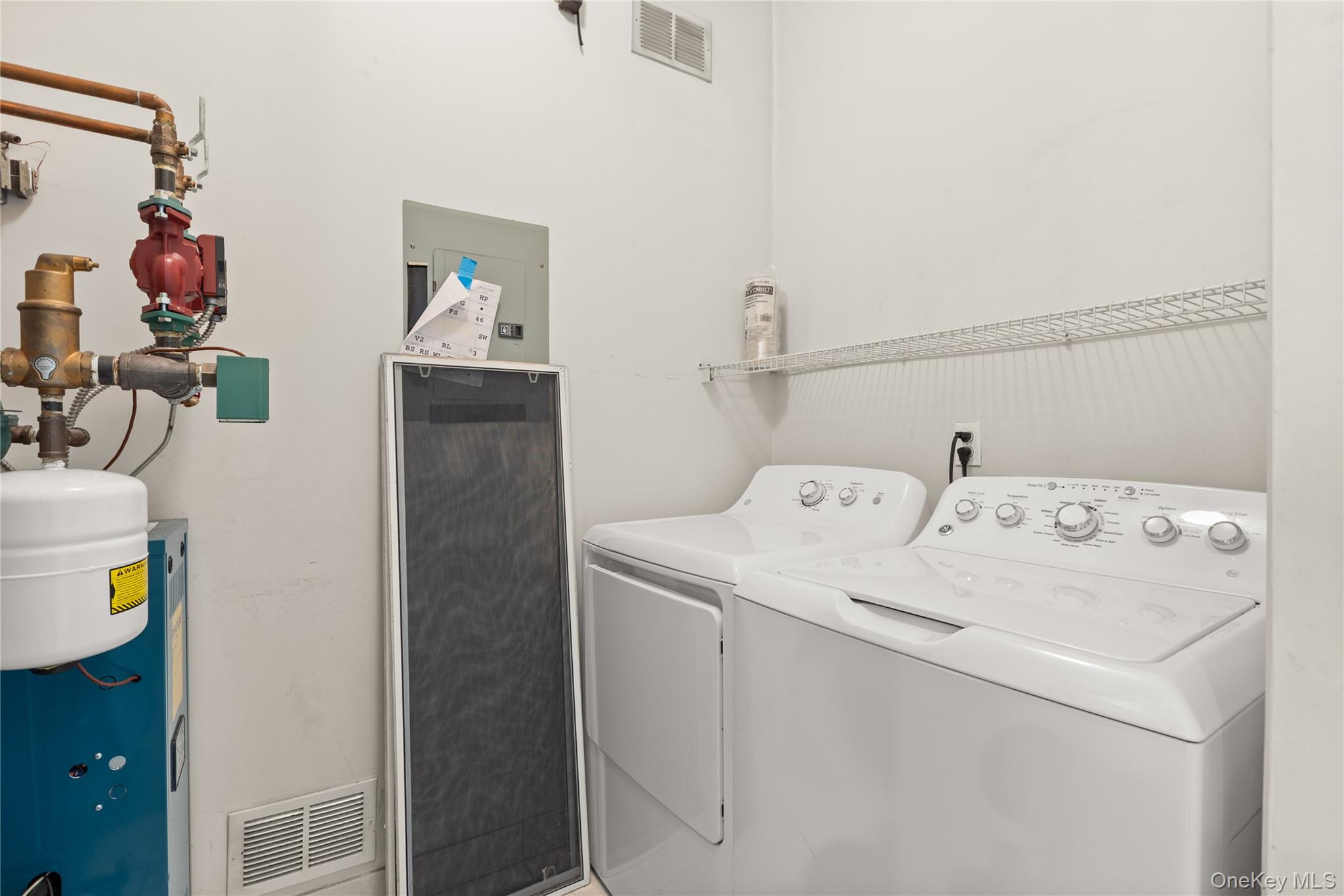 #16 photo, 119 Francesca Way, Amityville , NY 11701