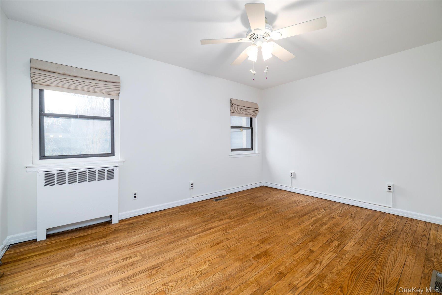 #12 photo, 105 15th Street, Garden City , NY 11530