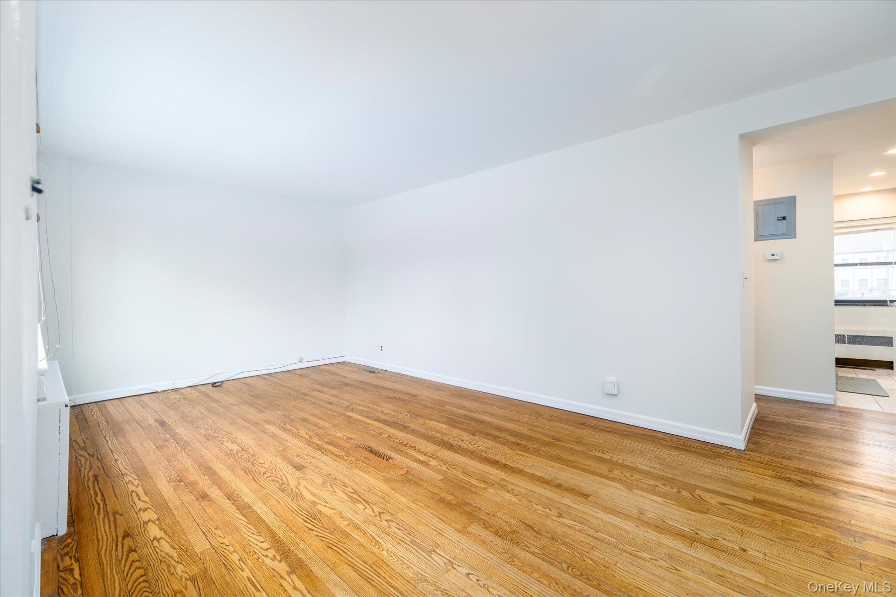 #5 photo, 105 15th Street, Garden City , NY 11530