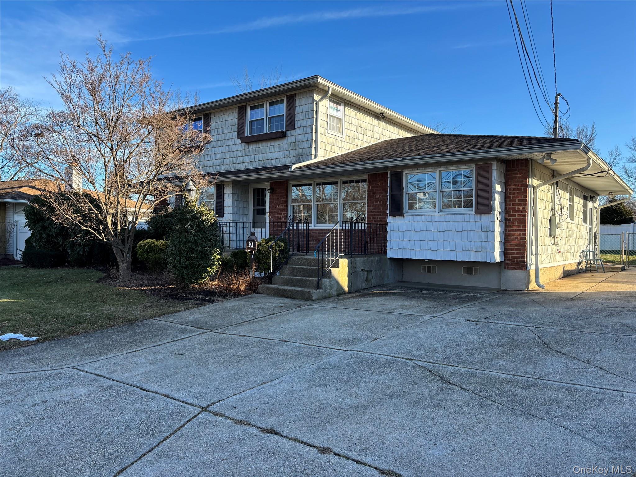 #2 photo, 7 Romeo Lane, Commack , NY 11725