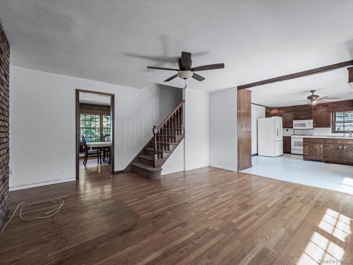 #9 photo, 7 Romeo Lane, Commack , NY 11725