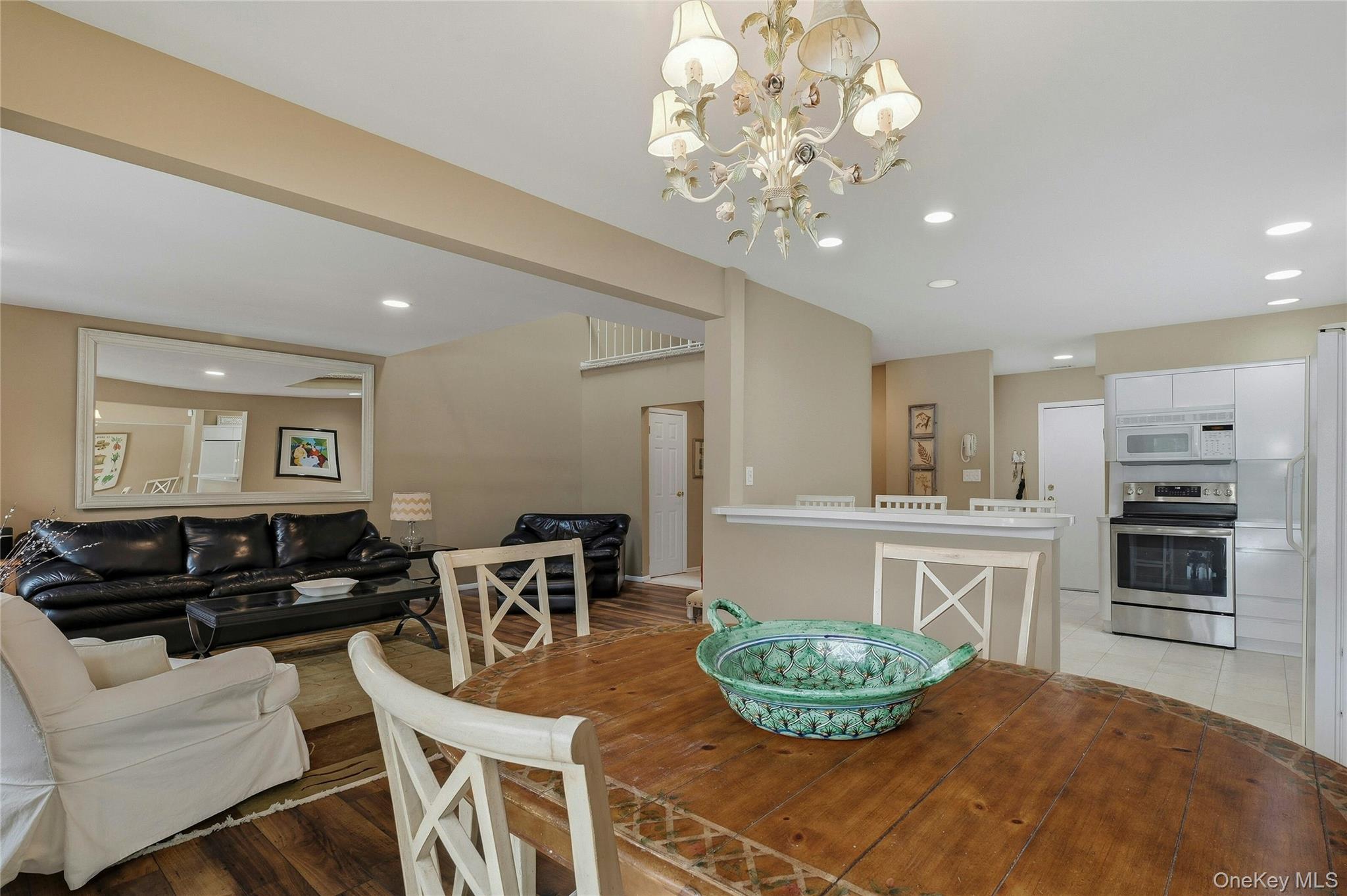 #18 photo, 85 Woodlake Drive, Woodbury , NY 11797