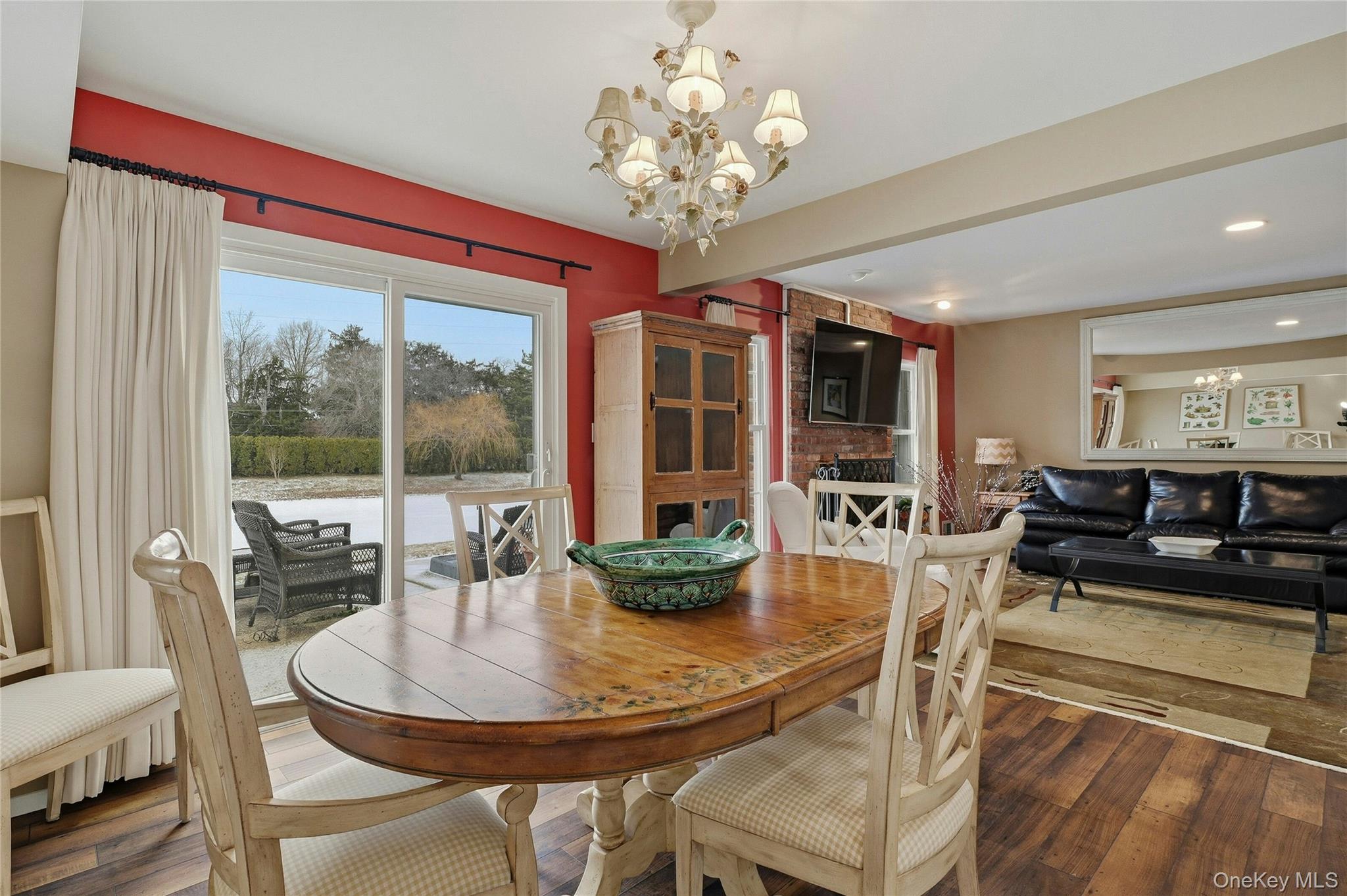 #19 photo, 85 Woodlake Drive, Woodbury , NY 11797