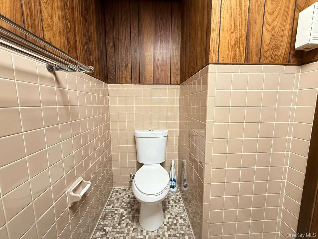 #13 photo, 6938 Myrtle Avenue, Glendale , NY 11385