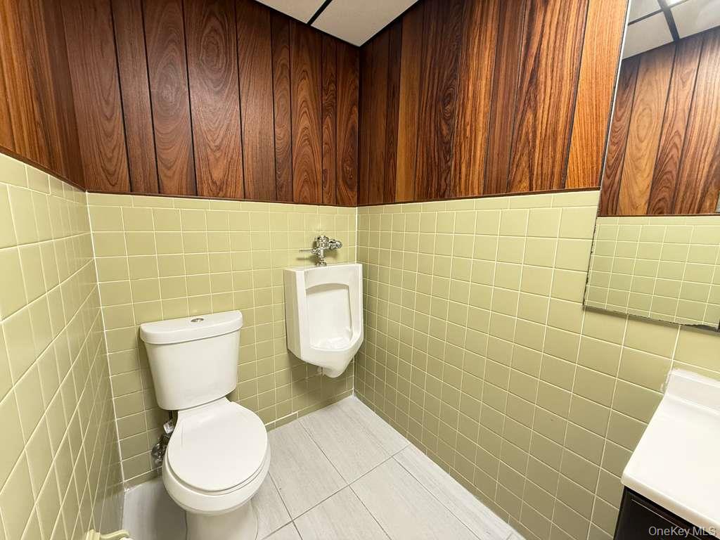 #14 photo, 6938 Myrtle Avenue, Glendale , NY 11385