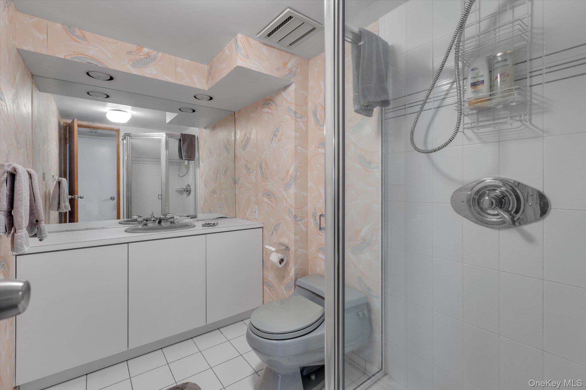 #12 photo, 19 Capitol Place, Саффолк ‖ South Huntington , NY 11746