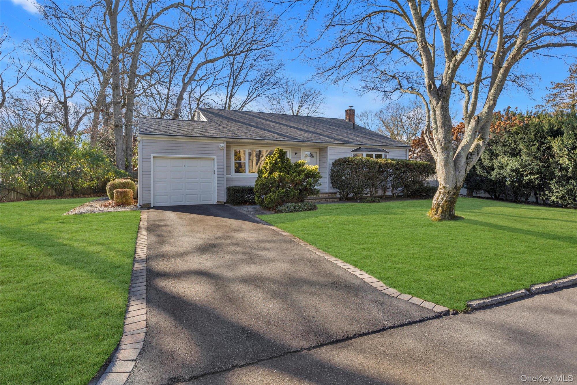 #2 photo, 19 Capitol Place, Саффолк ‖ South Huntington , NY 11746