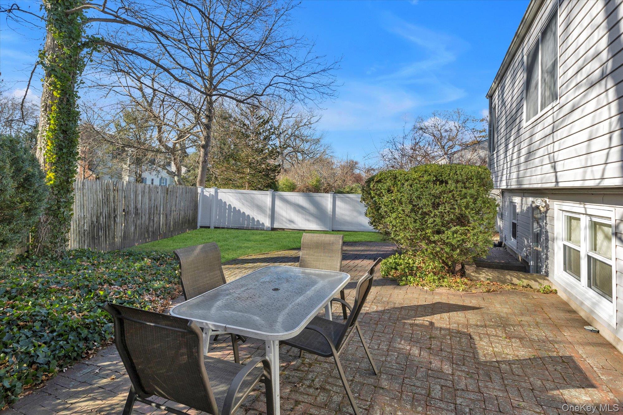 #20 photo, 19 Capitol Place, Саффолк ‖ South Huntington , NY 11746