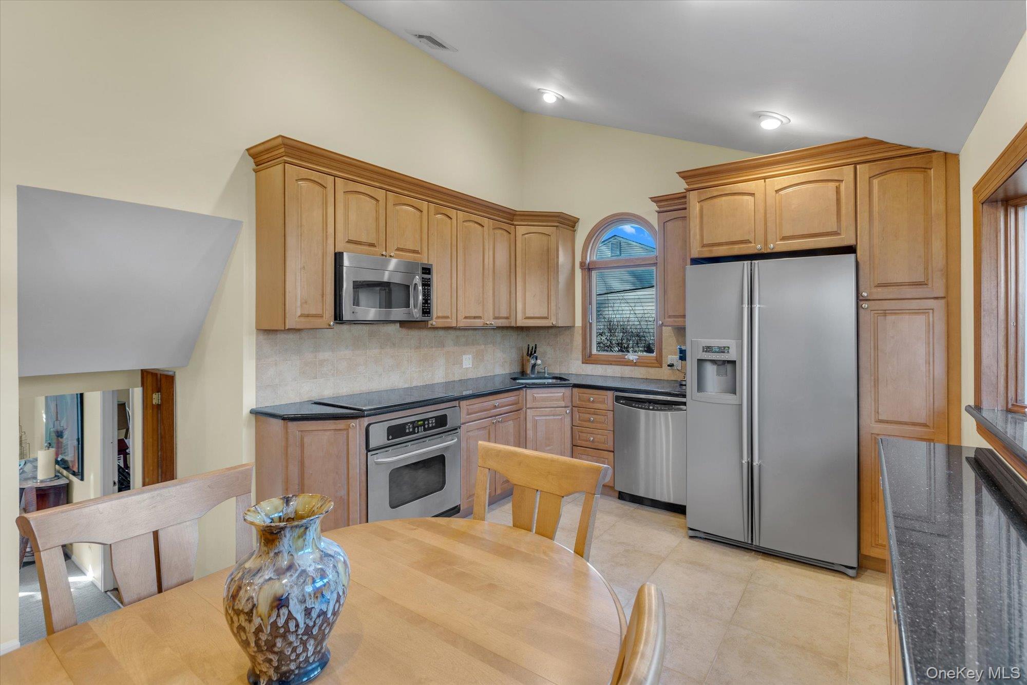 #8 photo, 19 Capitol Place, Саффолк ‖ South Huntington , NY 11746