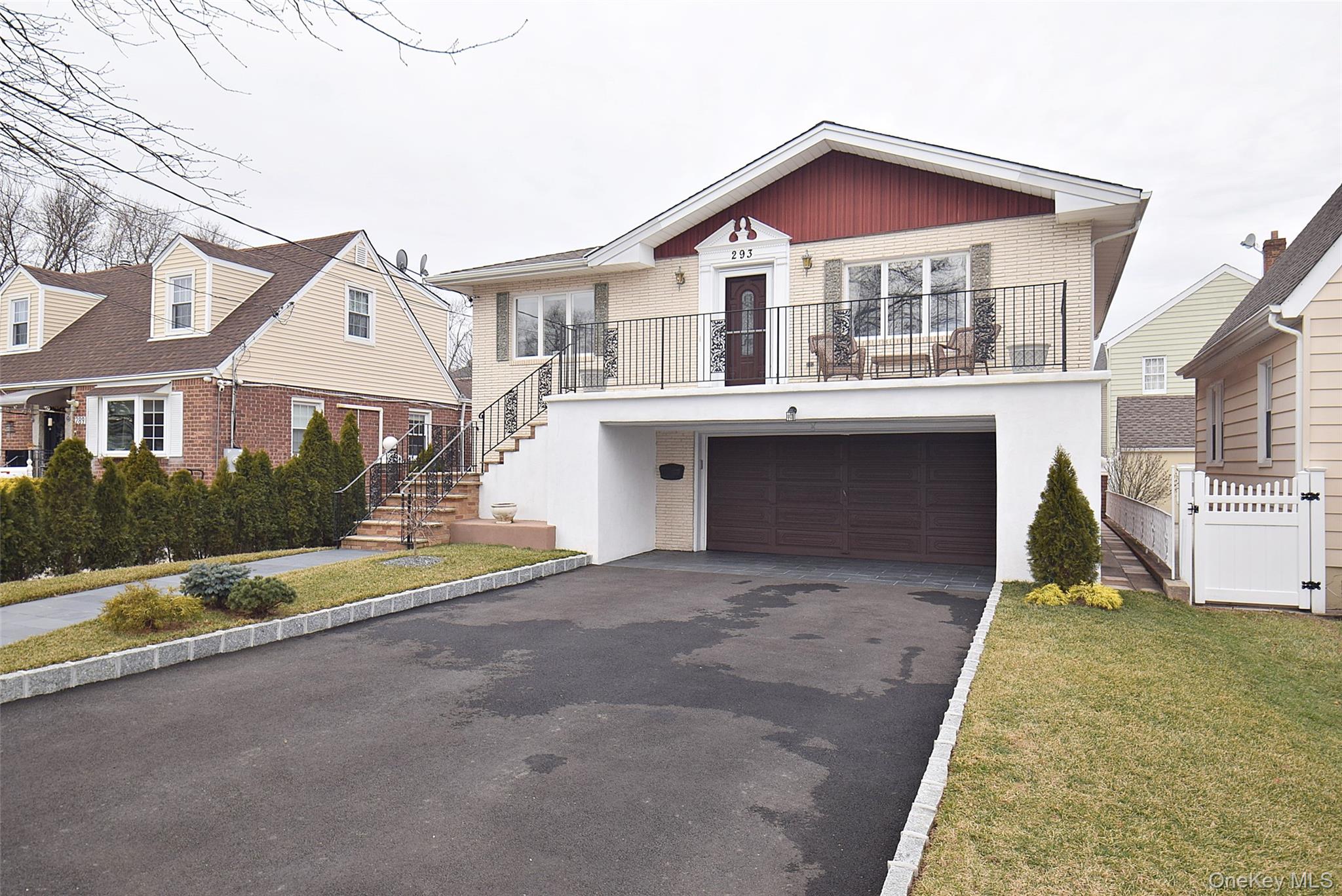 #2 photo, 293 85 Avenue, Floral Park , NY 11001