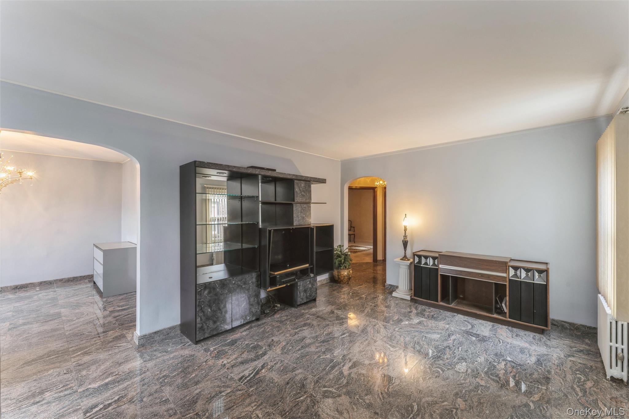 #5 photo, 1119 Theodora Street, מחוז נסאו Franklin Square , NY 11010