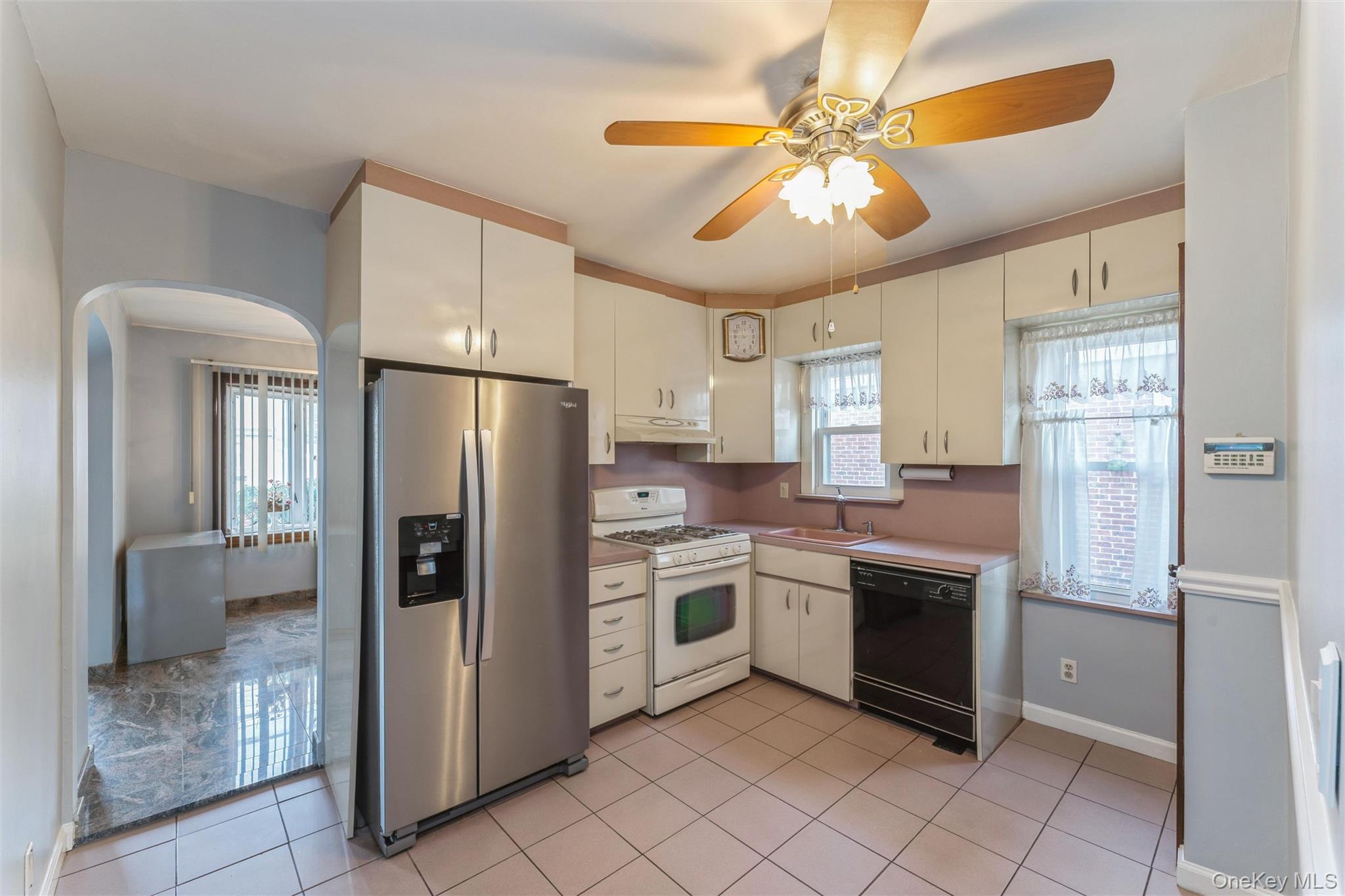 #6 photo, 1119 Theodora Street, מחוז נסאו Franklin Square , NY 11010