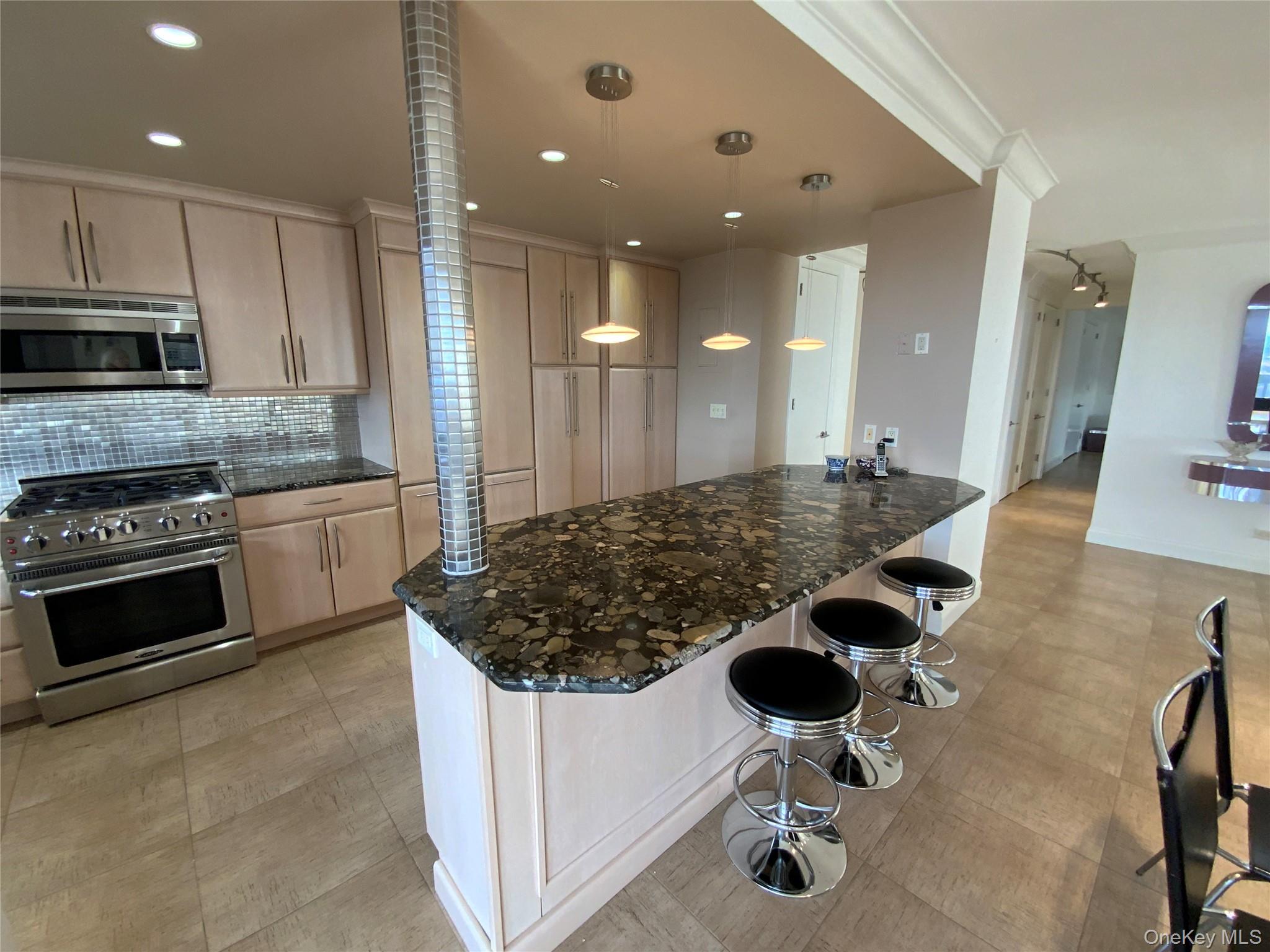 #10 photo, 27010 Grand Central Parkway, Floral Park , NY 11005