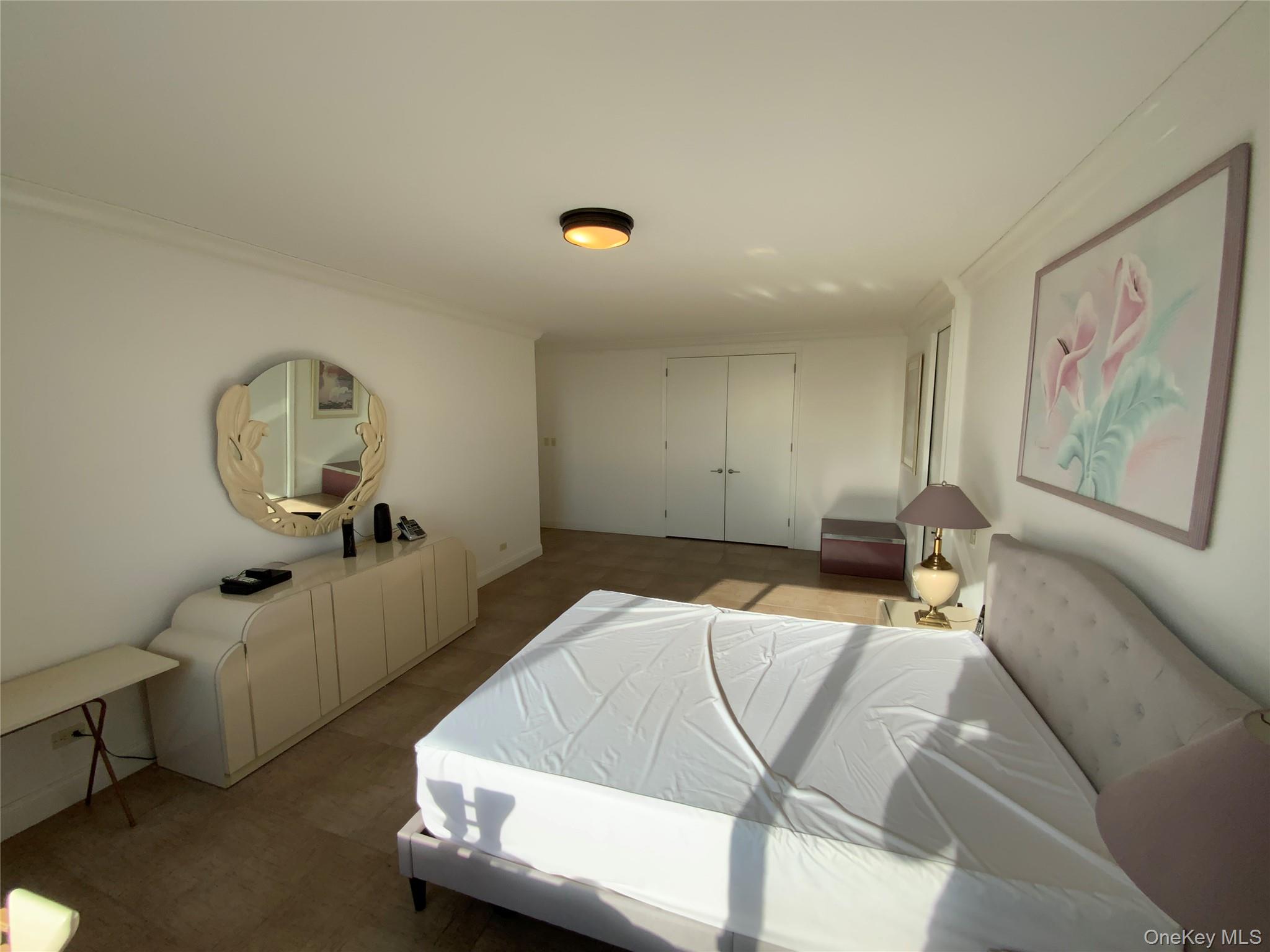 #17 photo, 27010 Grand Central Parkway, Floral Park , NY 11005