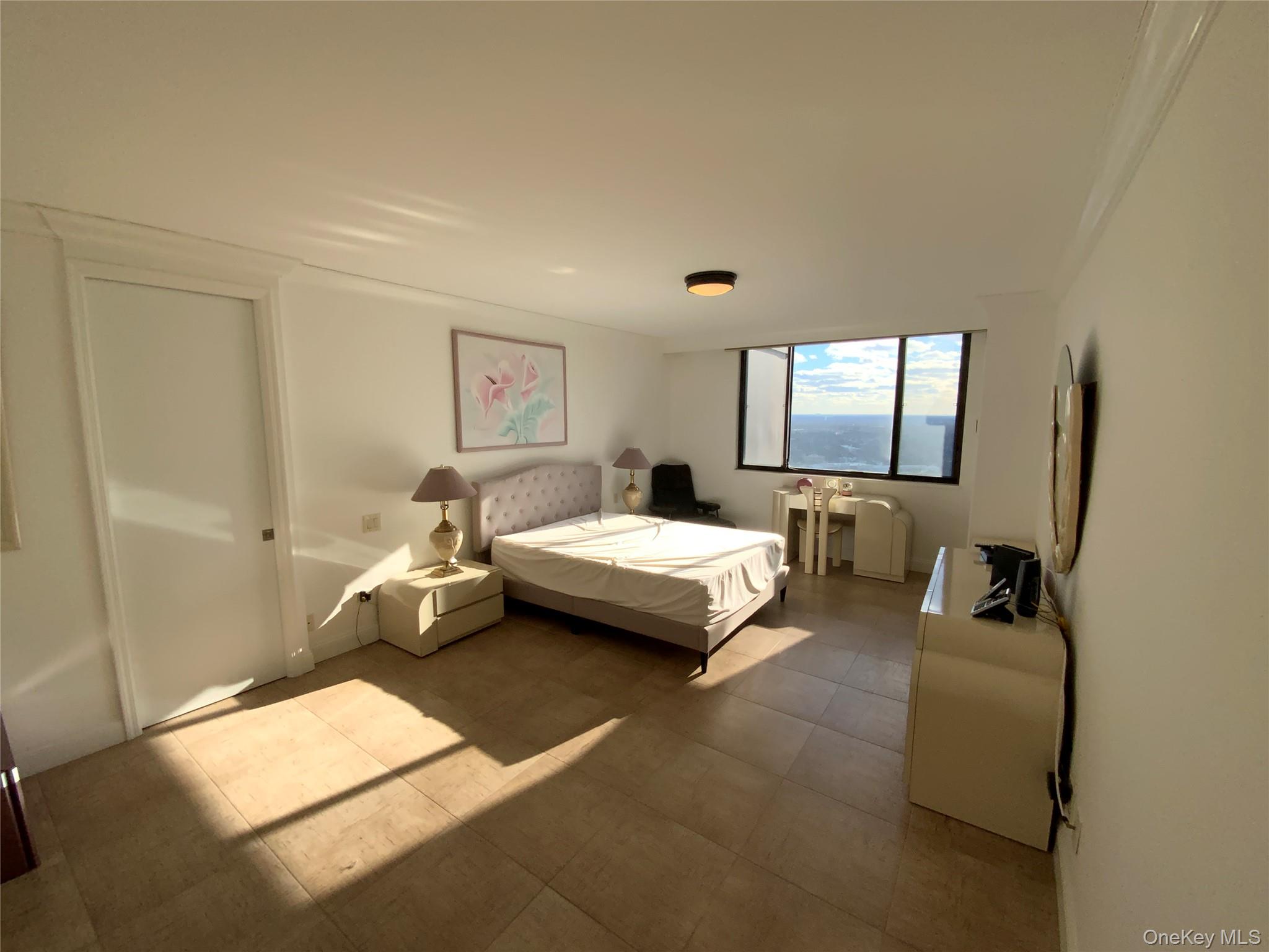 #18 photo, 27010 Grand Central Parkway, Floral Park , NY 11005