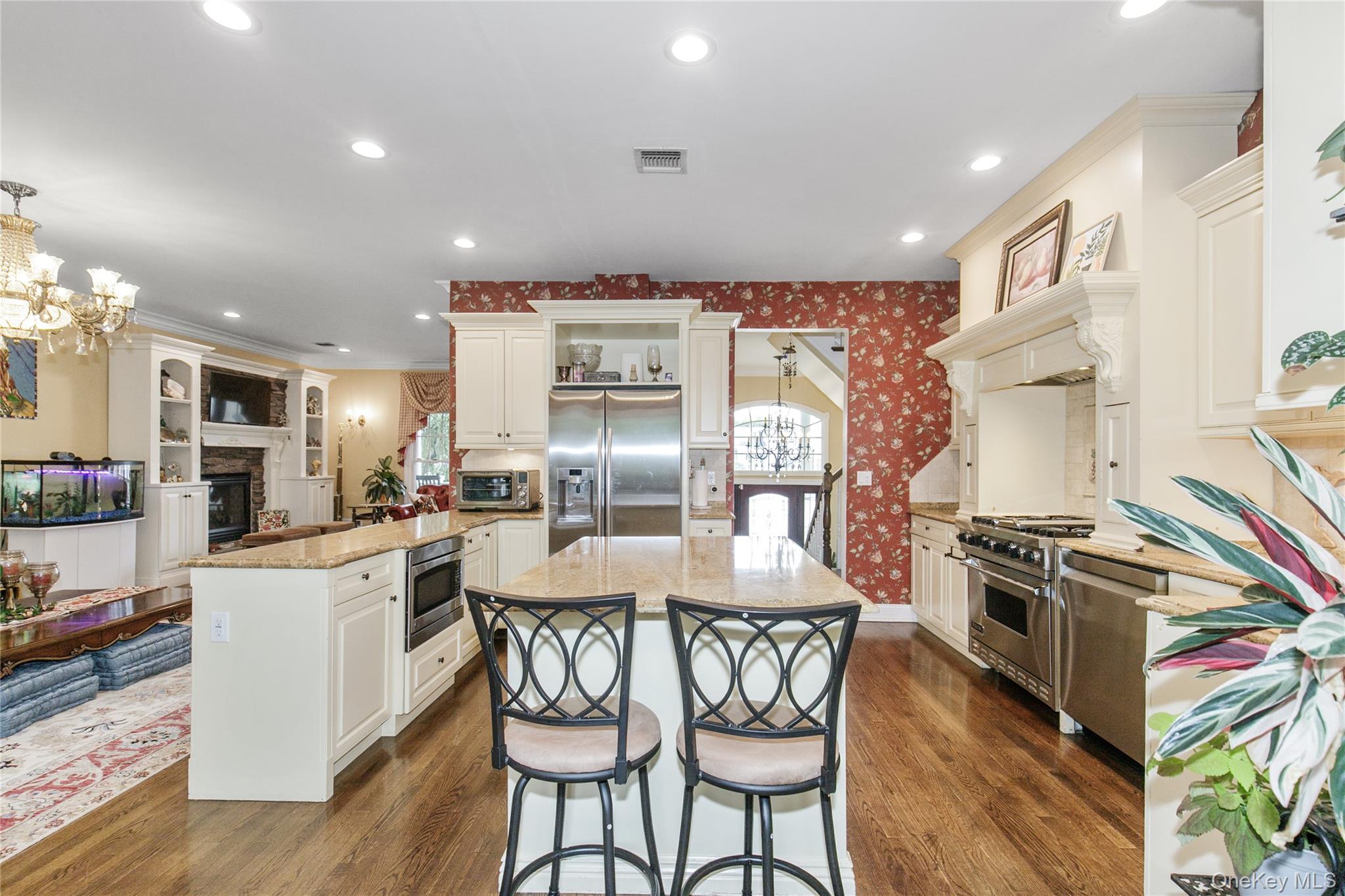 #16 photo, 3 Saint Lawrence Place, Jericho , NY 11753