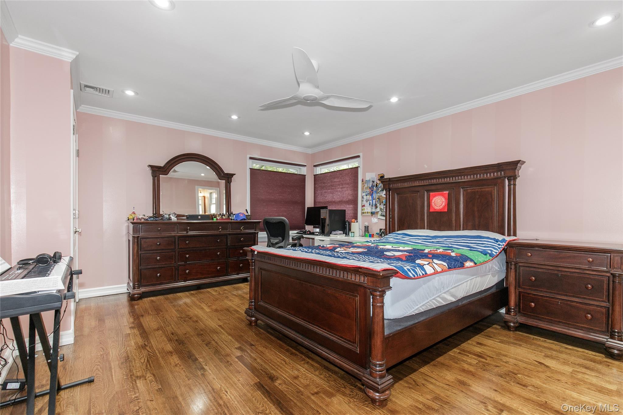 #18 photo, 3 Saint Lawrence Place, Jericho , NY 11753