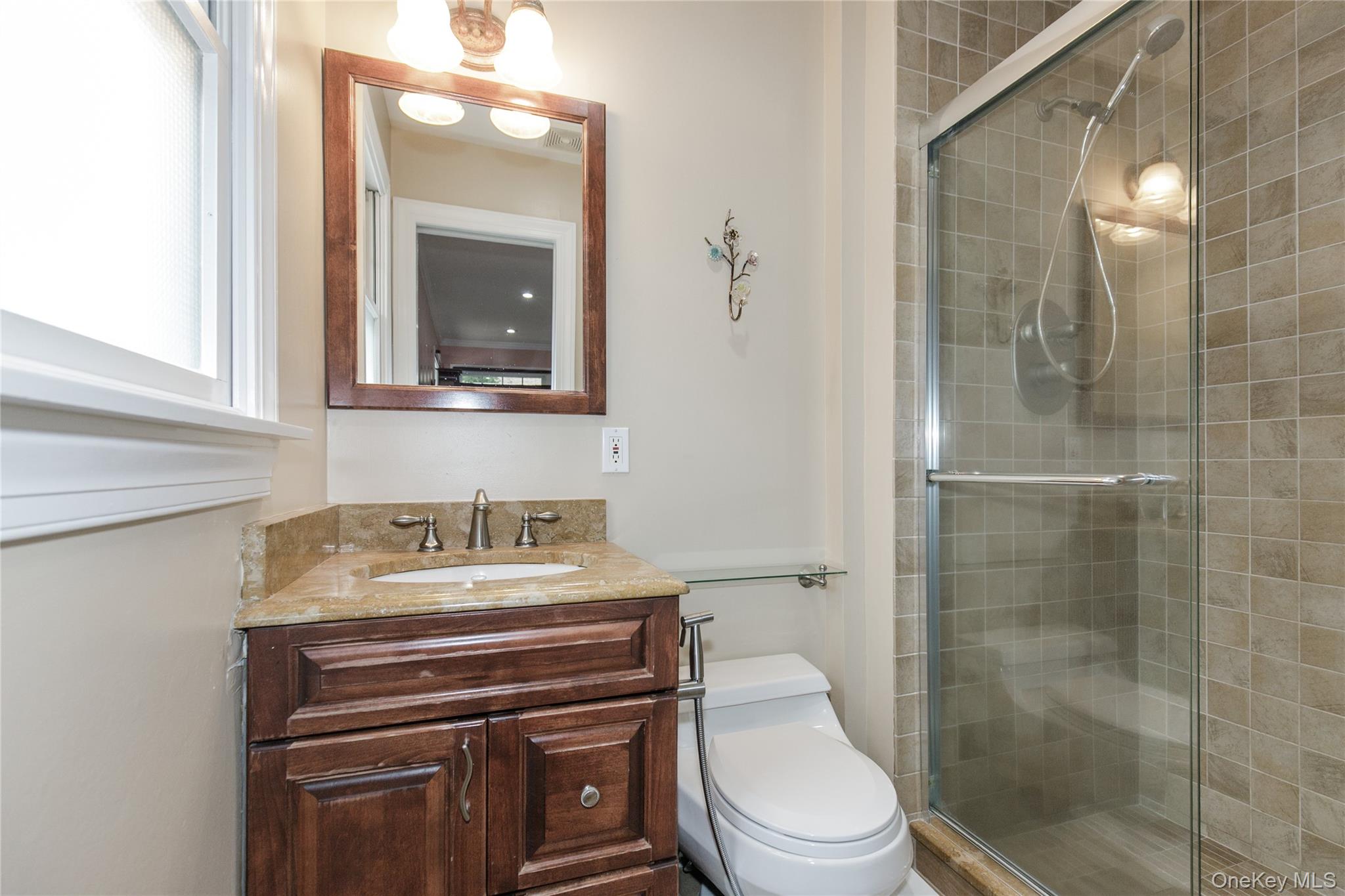 #19 photo, 3 Saint Lawrence Place, Jericho , NY 11753