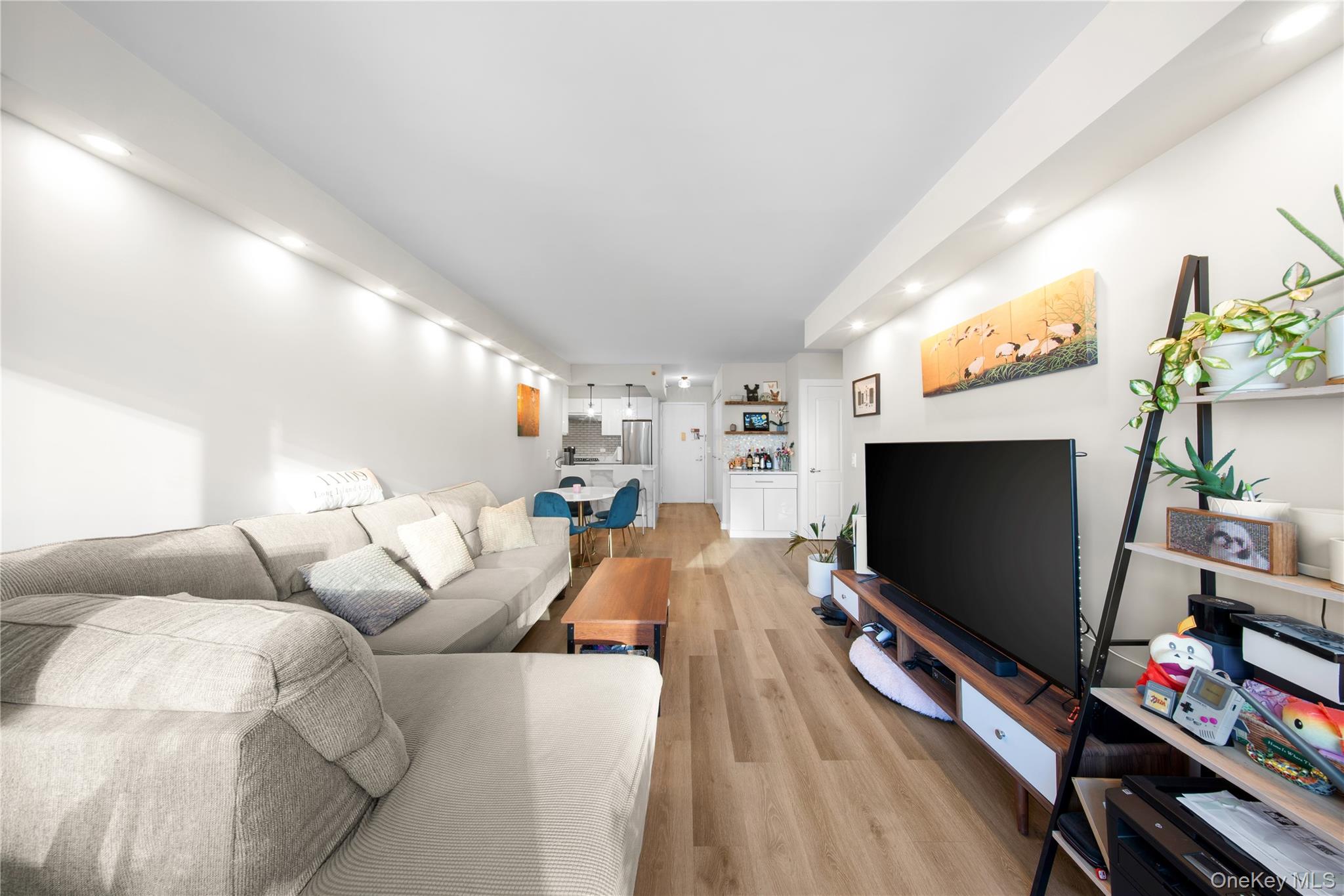 #11 photo, 4-74 48th Avenue, كوينز Long Island City , NY 11109