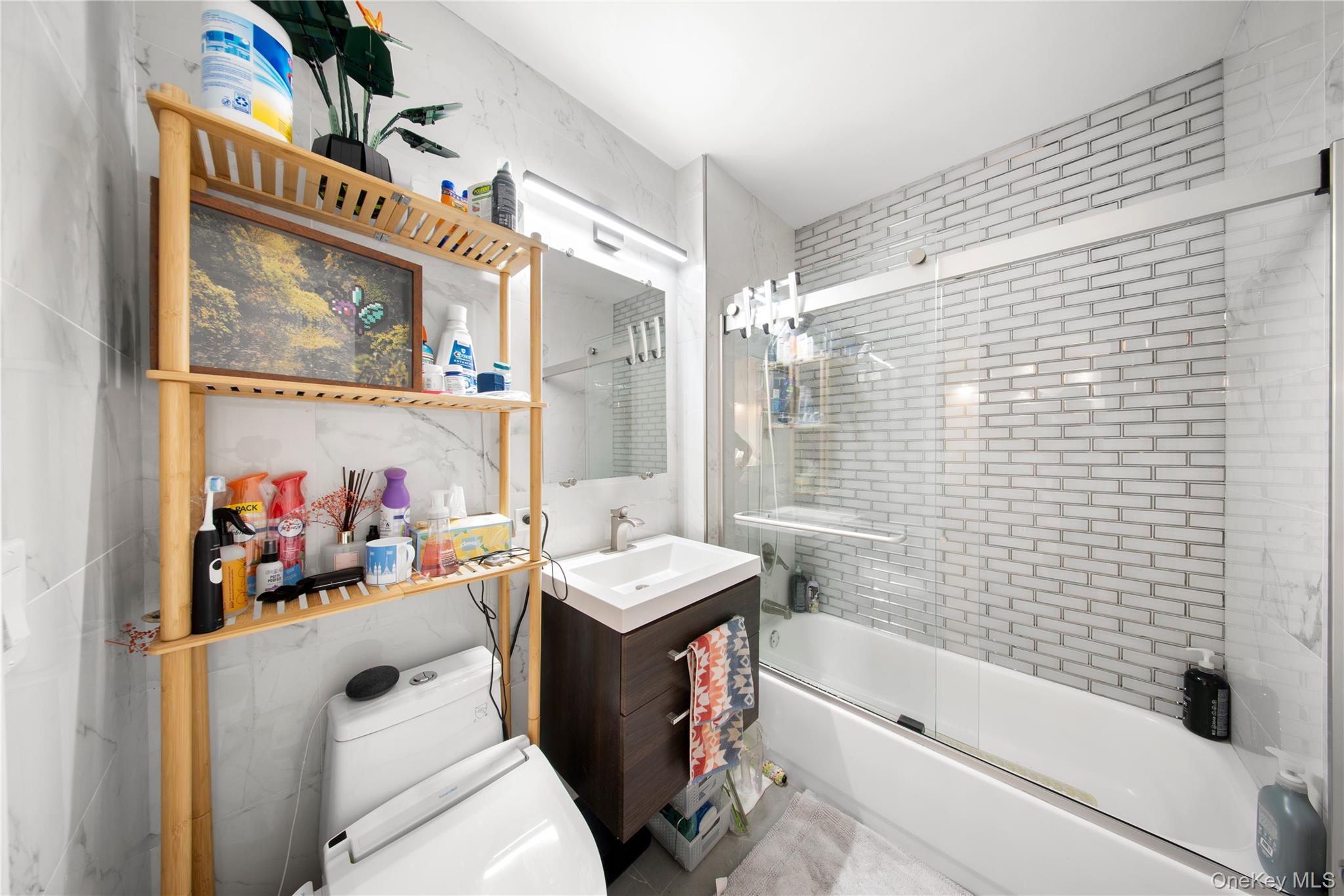 #17 photo, 4-74 48th Avenue, كوينز Long Island City , NY 11109